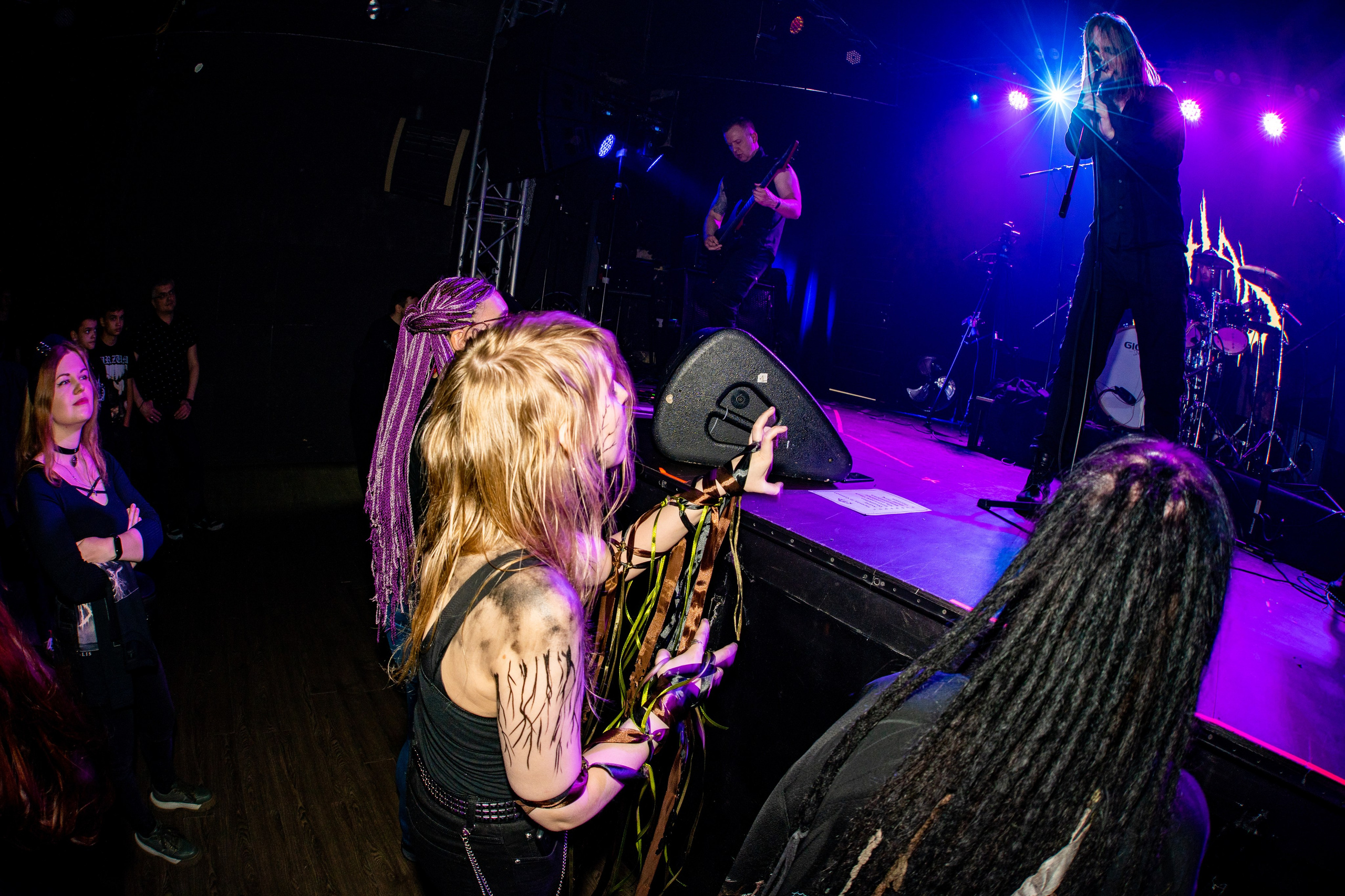 ИЛ • Minuala • Khlad|Glastonberry. Концертный и репортажный фотограф в Санкт-Петербурге Слава Пахомов