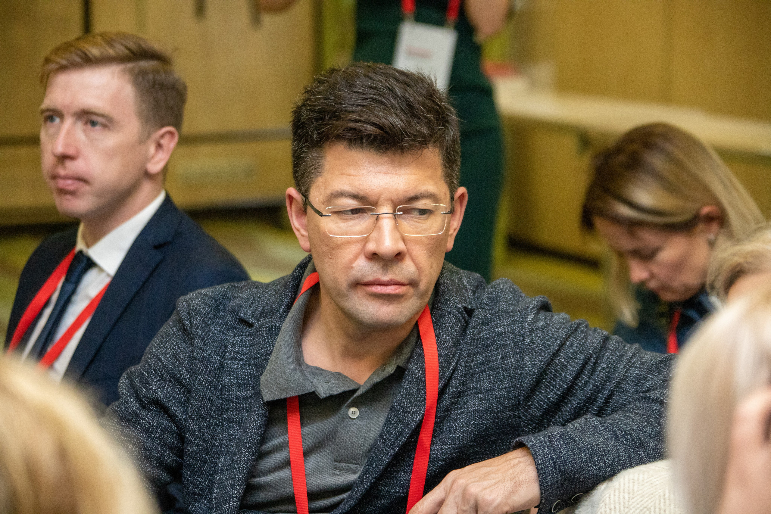 Форум / Конференция. Фотограф видеограф широкого профиля Денис Захаров