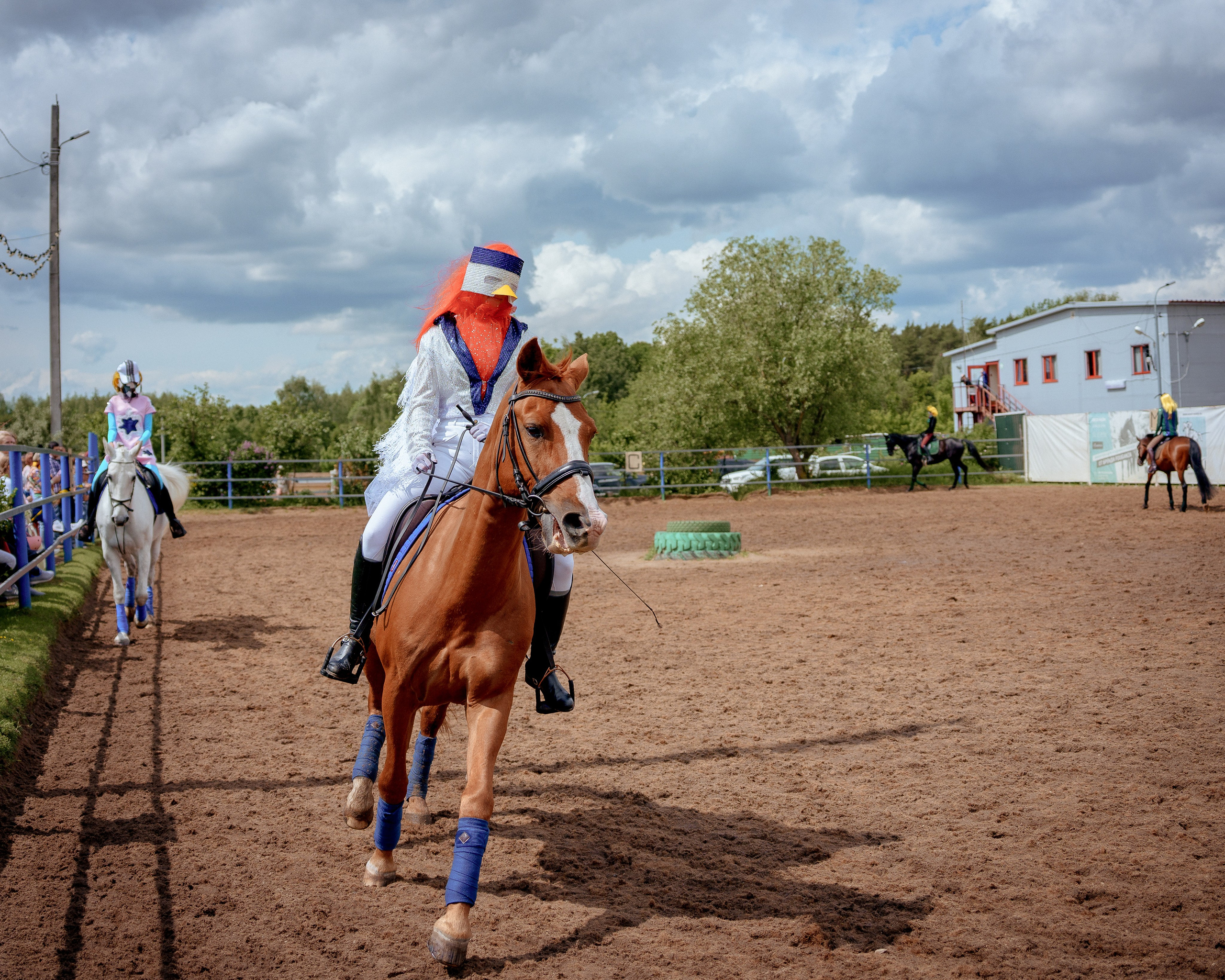 Конный клуб Горки. Портретный и семейный фотограф в Москве/Видное