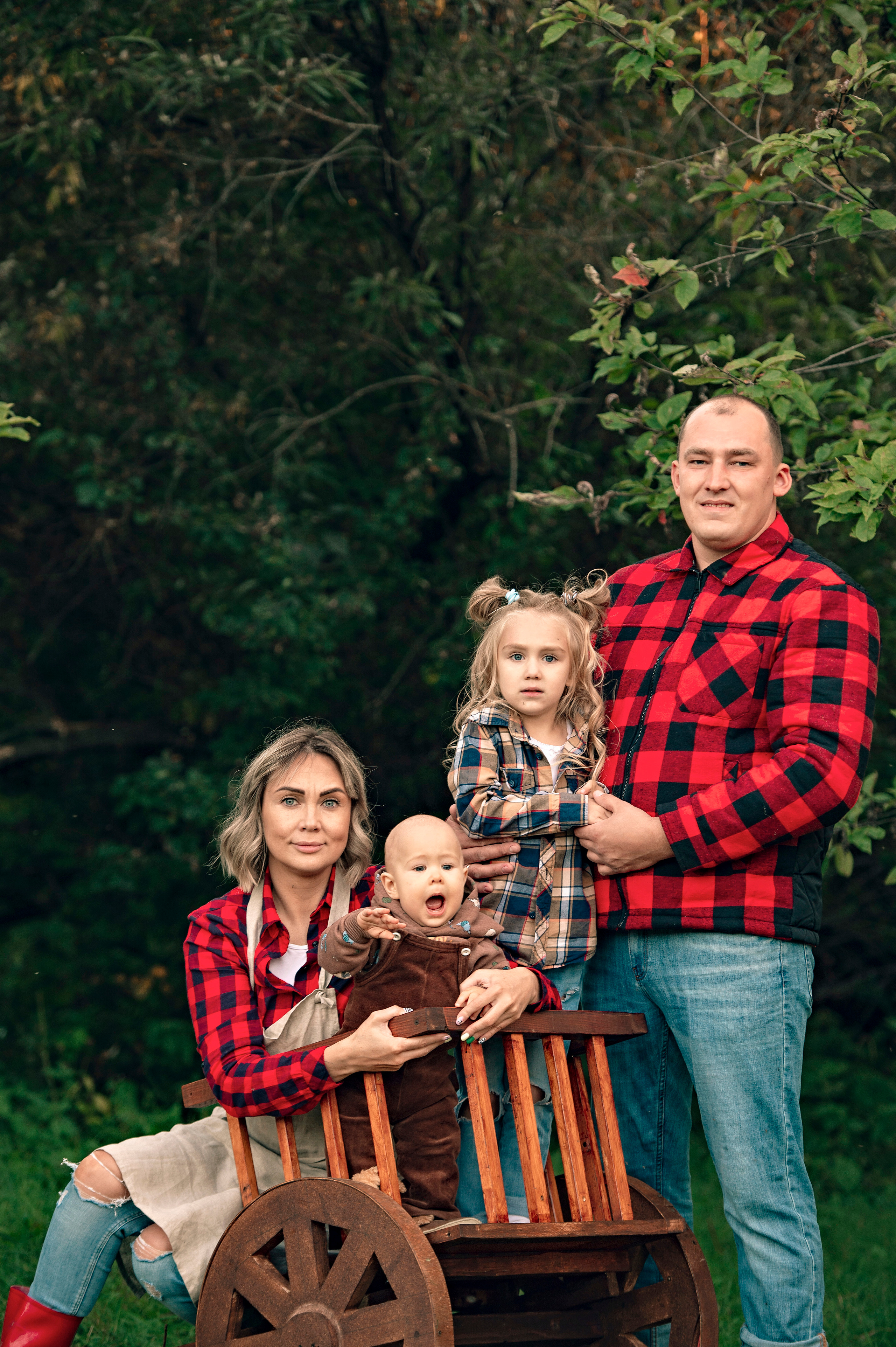 Яблоневый сад. Семейный и детский фотограф в Канске и Канском р-не, Красноярск и