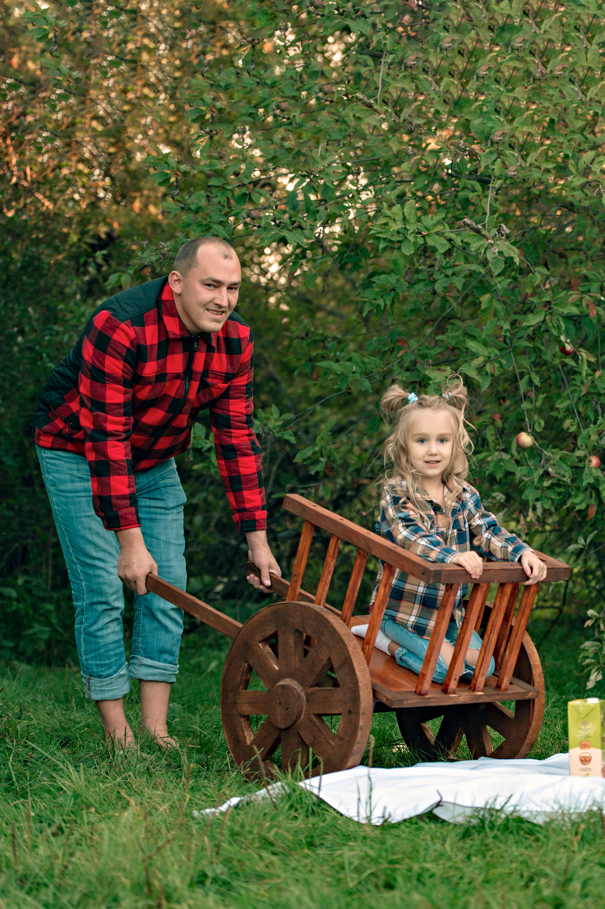 Яблоневый сад. Семейный и детский фотограф в Канске и Канском р-не, Красноярск и
