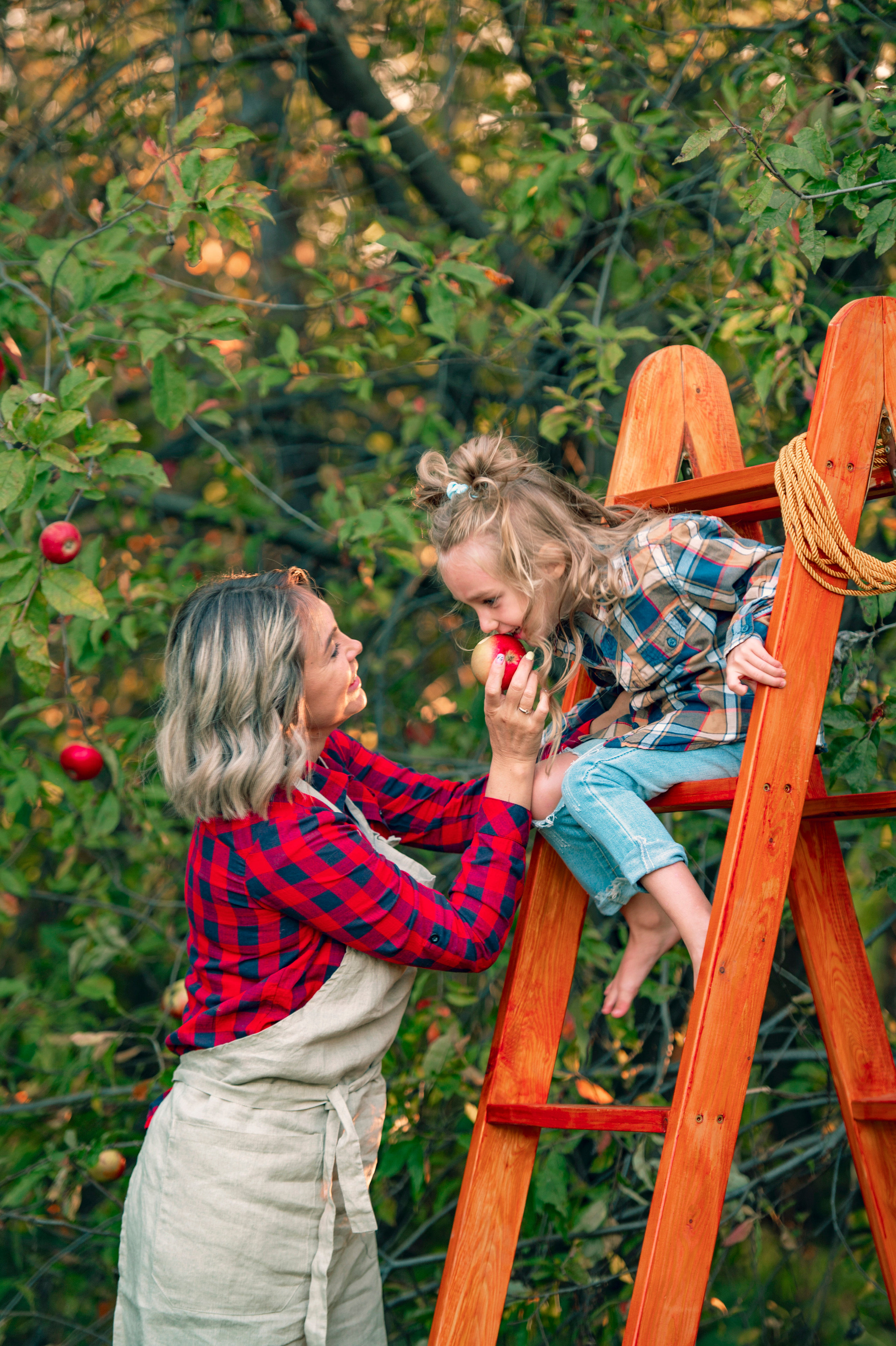 Яблоневый сад. Семейный и детский фотограф в Канске и Канском р-не, Красноярск и
