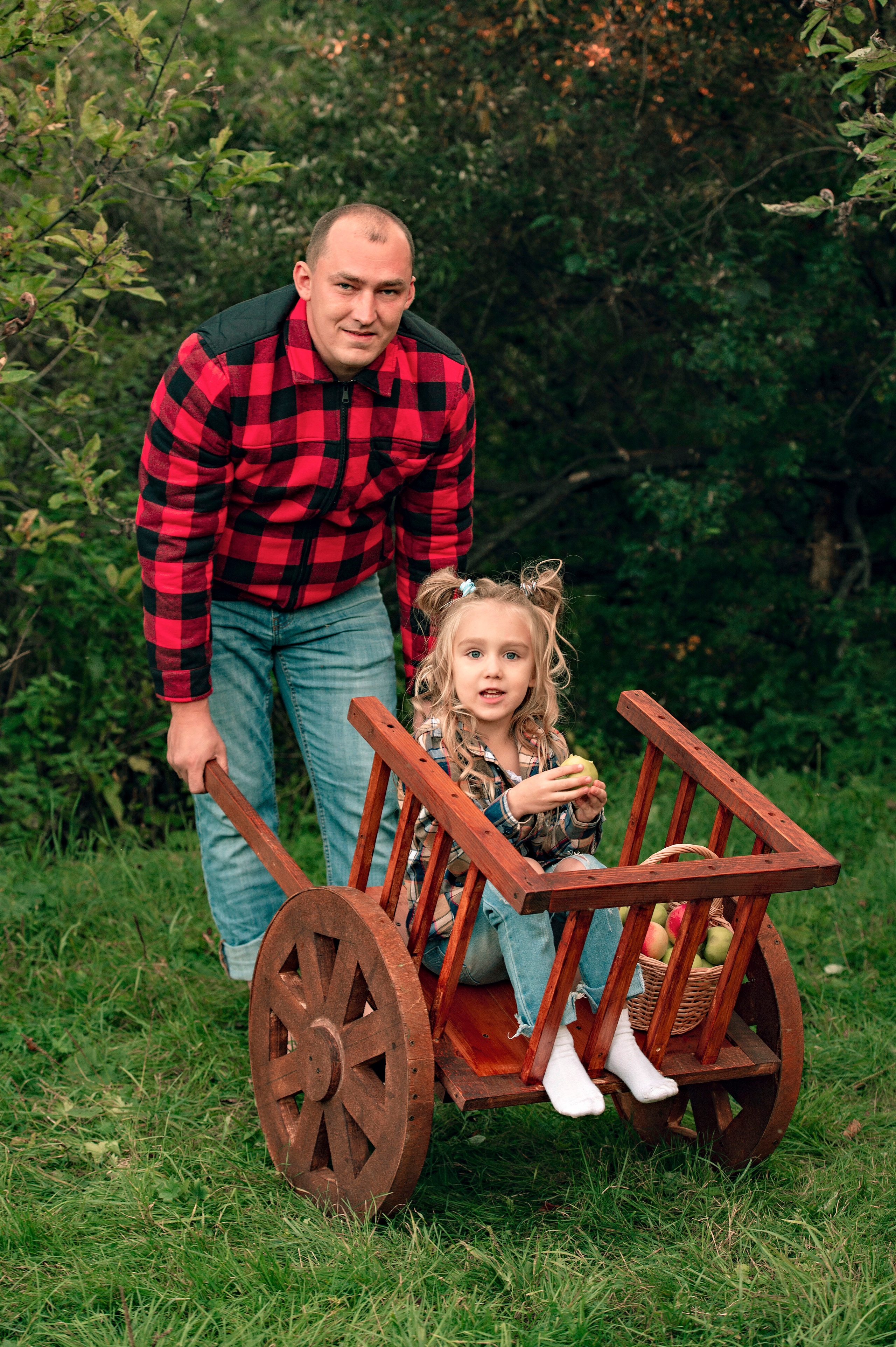 Яблоневый сад. Семейный и детский фотограф в Канске и Канском р-не, Красноярск и