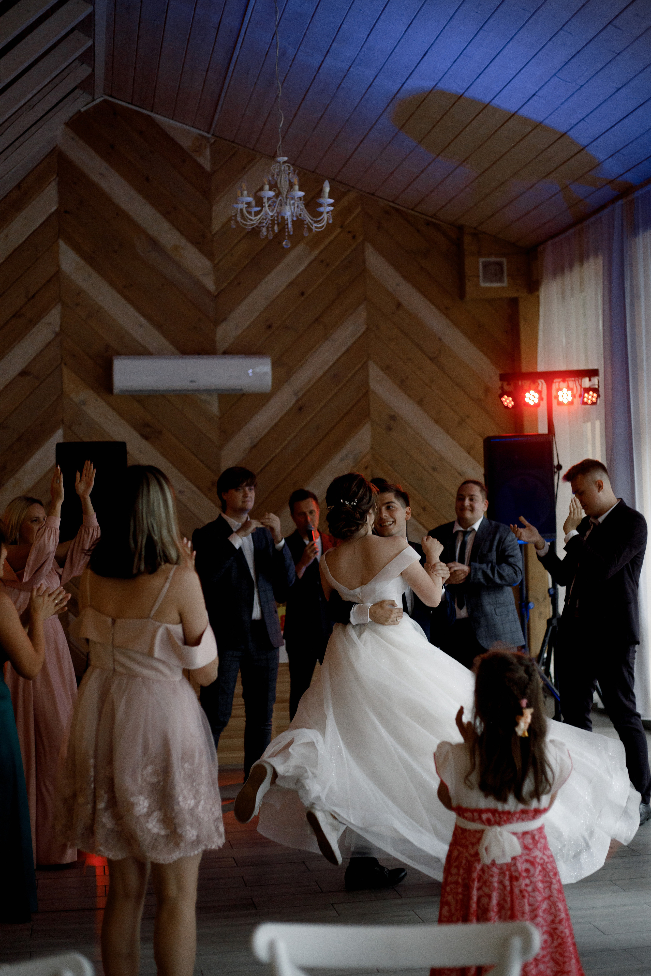 Данил и Алена. Ведущий на свадьбу в Москве Зубков Алексей