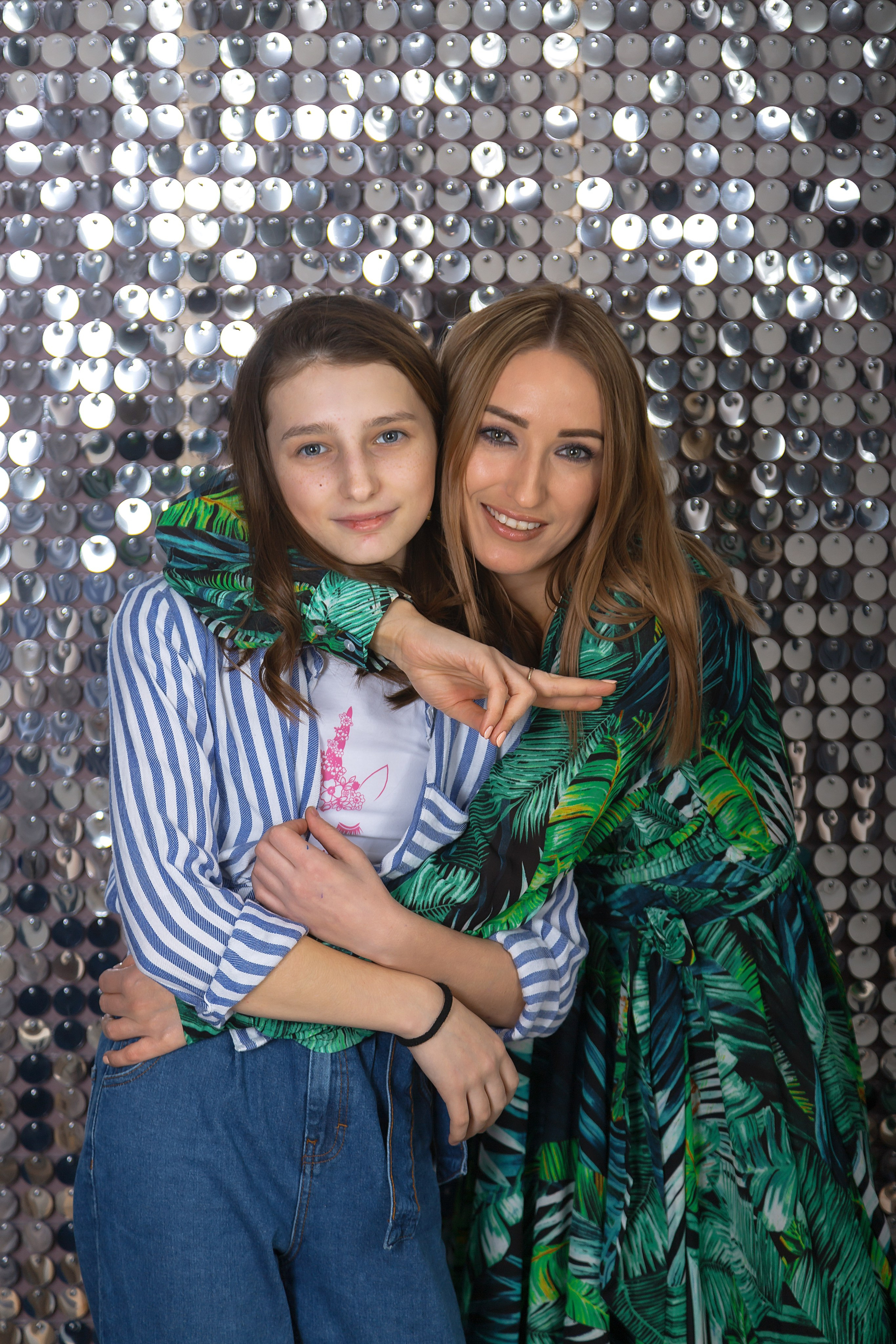 Новогодняя семейная фотосессия в студии в Волгодонске