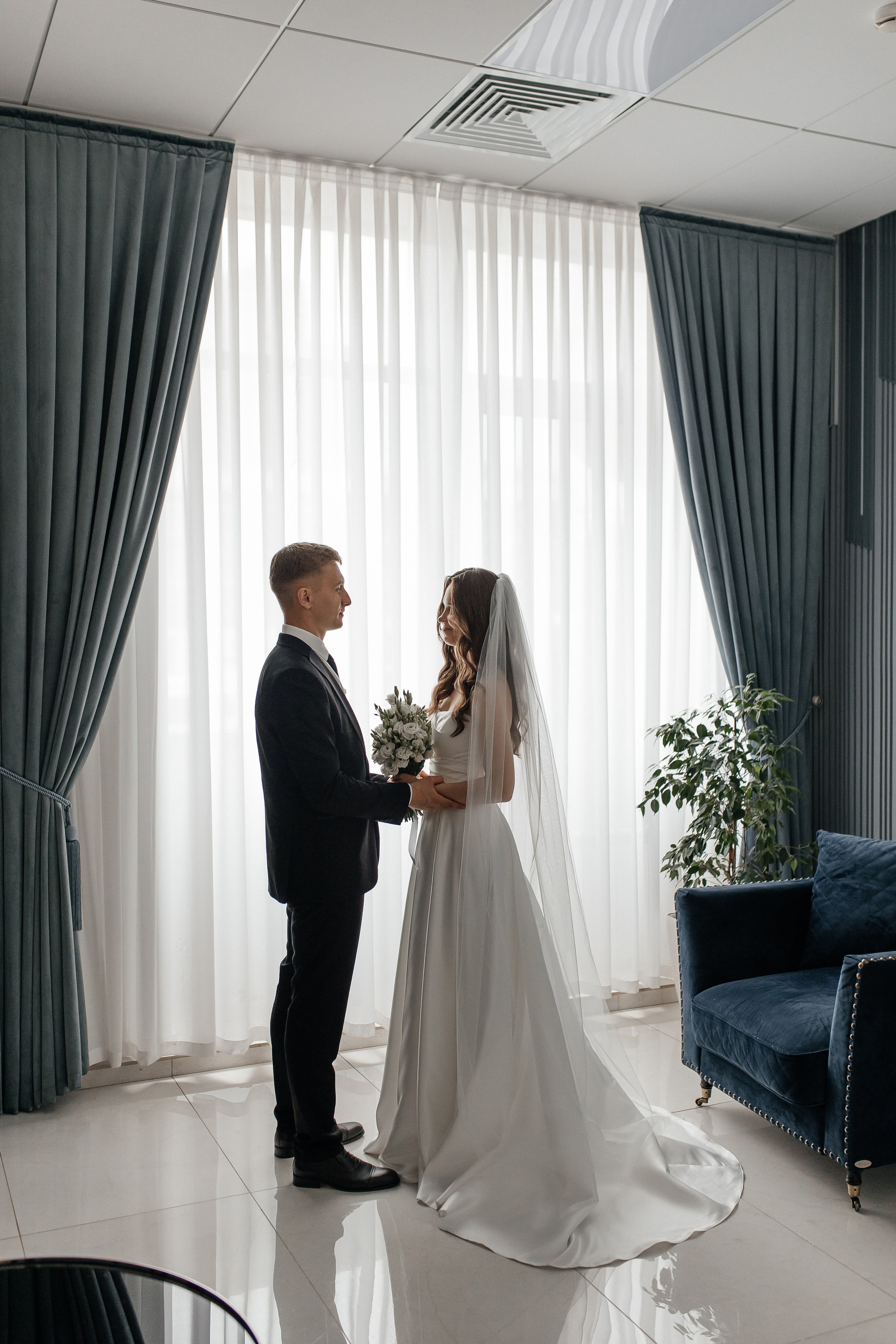 Регистрация брака в Шипиловском дворце бракосочетания. Свадебный фотограф в Москве Дарья Олендарёва