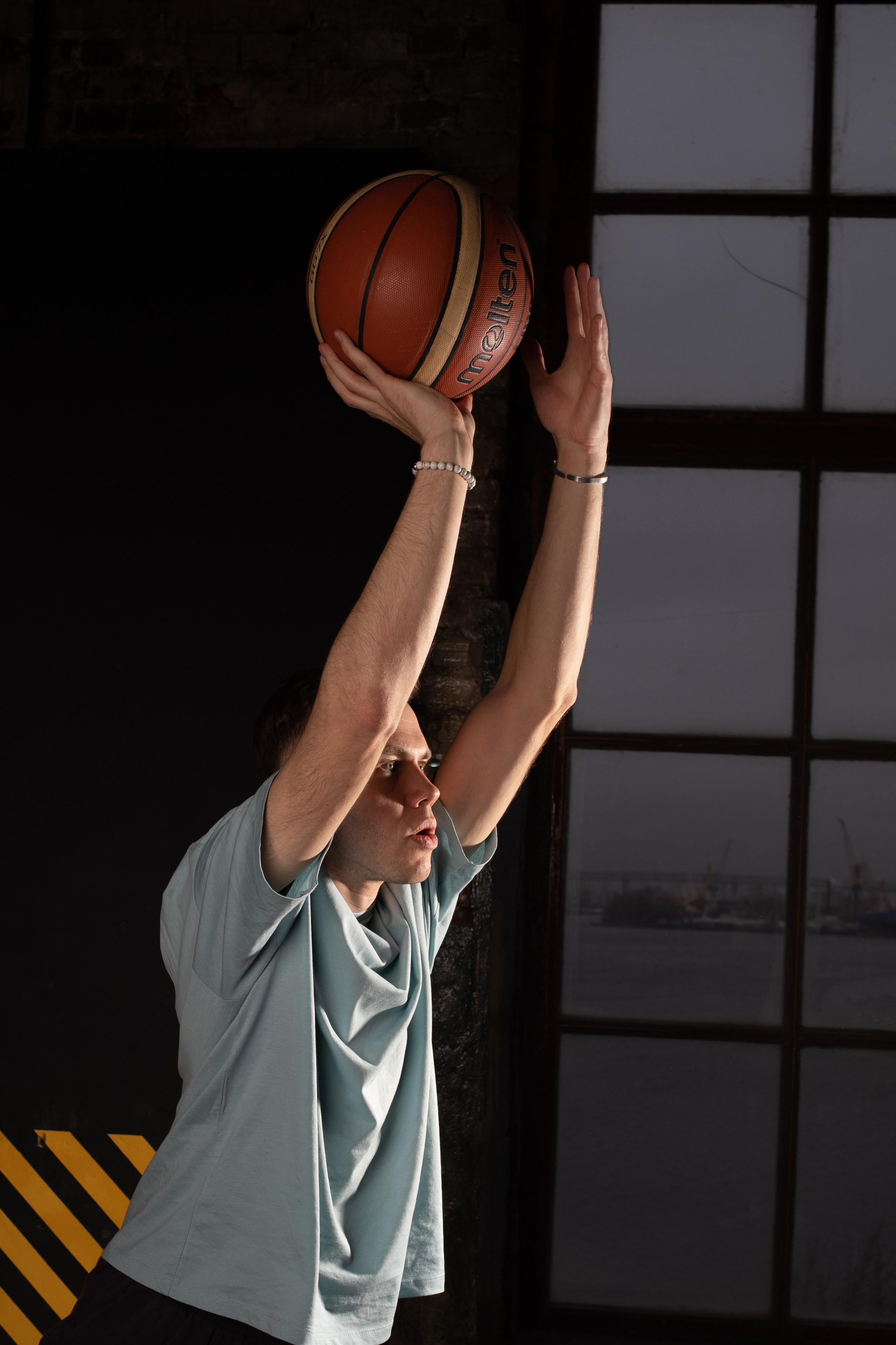 Мужской портрет в студии. Фотограф Санкт-Петербург Всеволожск Мария Наскидашвили