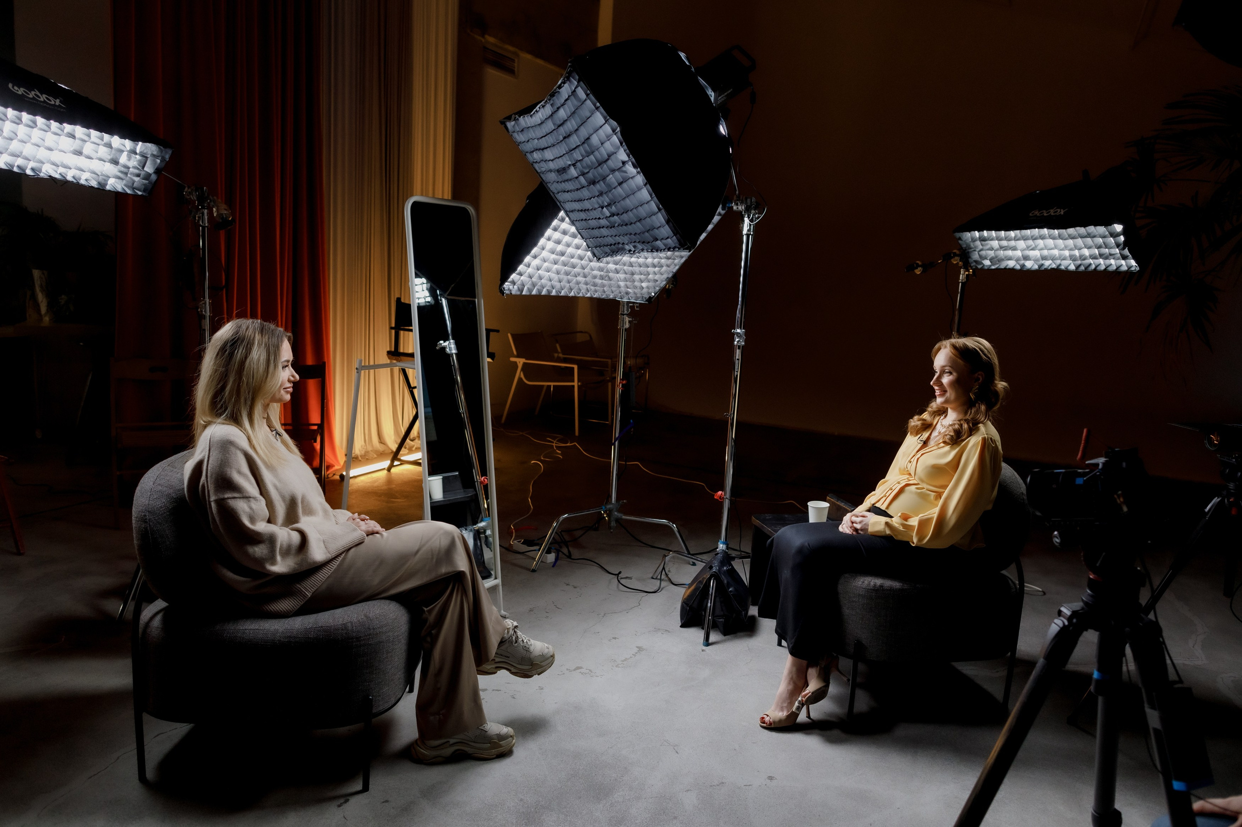 Backstage. Destination wedding photographer Mary Korenchuk