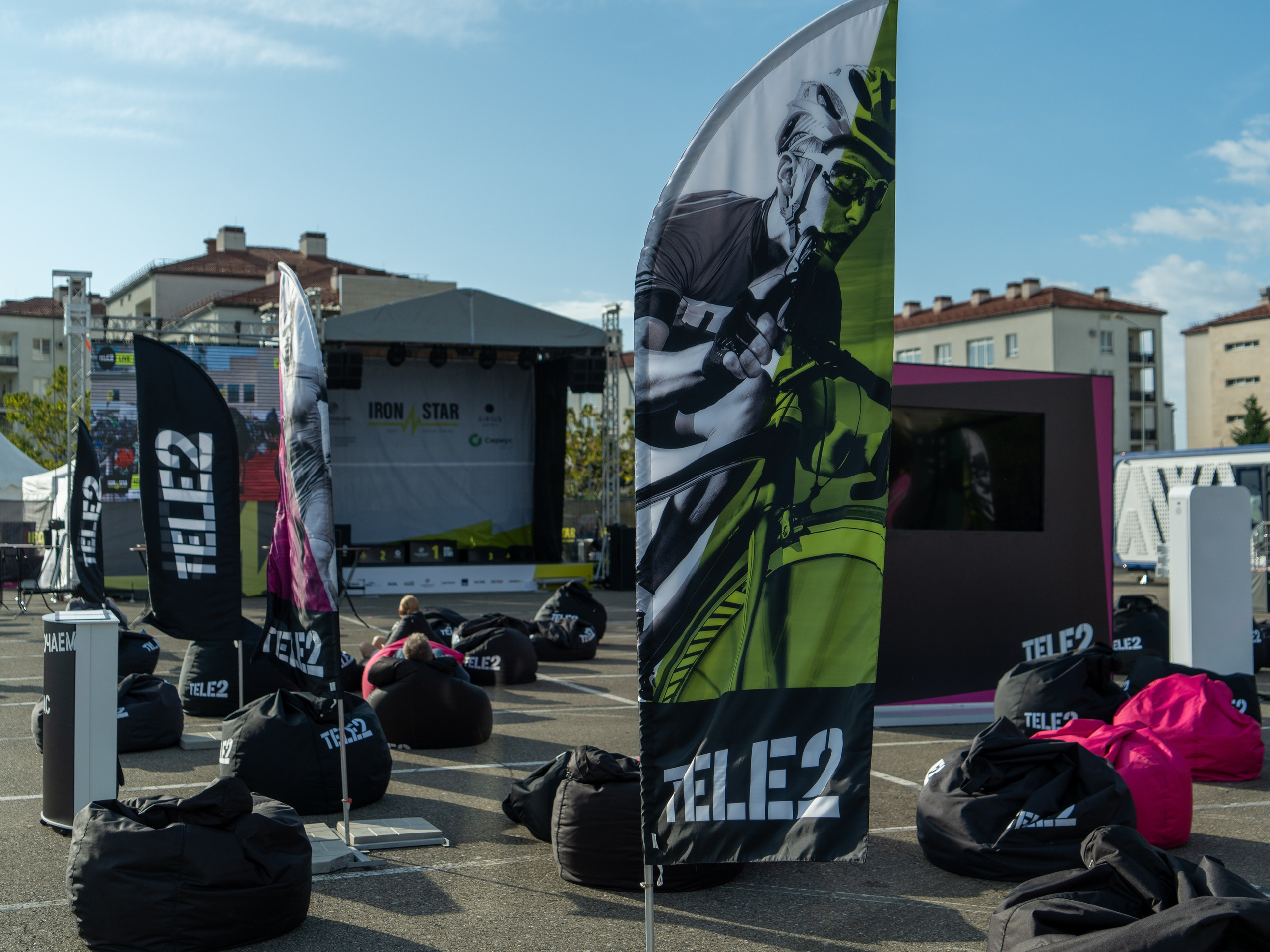 Фотоотчет партнерской интеграции для компании TELE2 на фестивале Ironstar. Репортажный фотограф в Красной Поляне и Сочи Павлюченко Екатерина