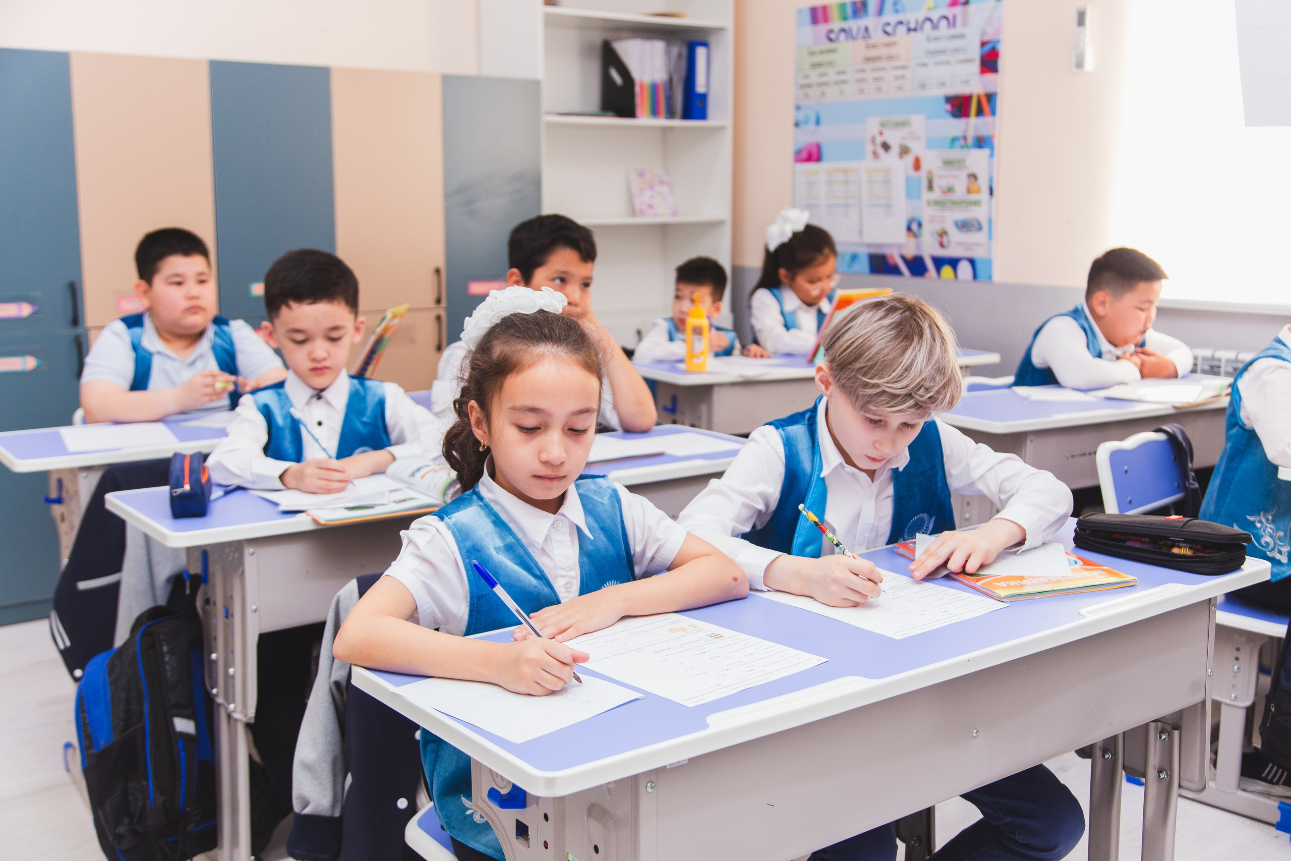 Sova School Атырау. Рекламный и портретный фотограф в Алматы — Серекпаев Танирхан