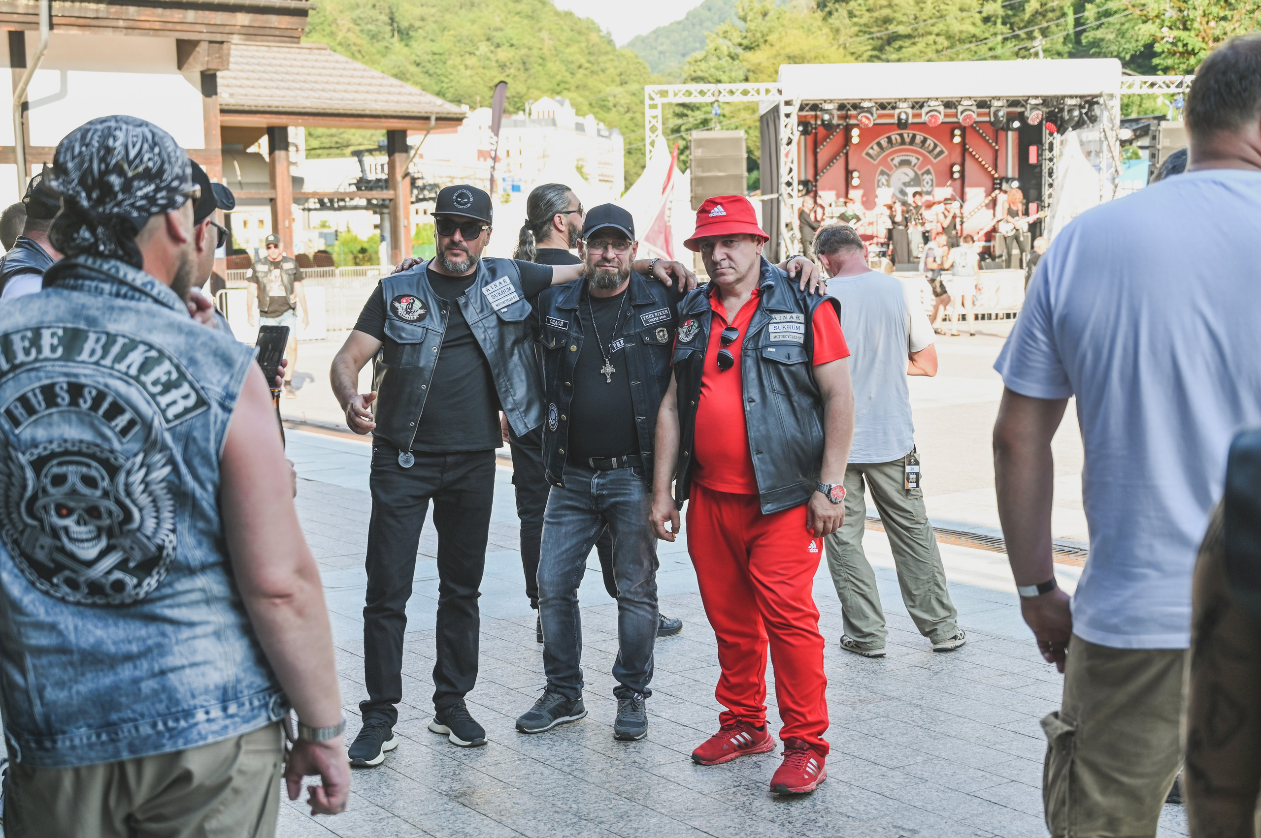 11- ый Ежегодный Байк Фестиваль " Медвежья МОТО ПОЛЯНА». Фотографирую счастливых людей в Сочи