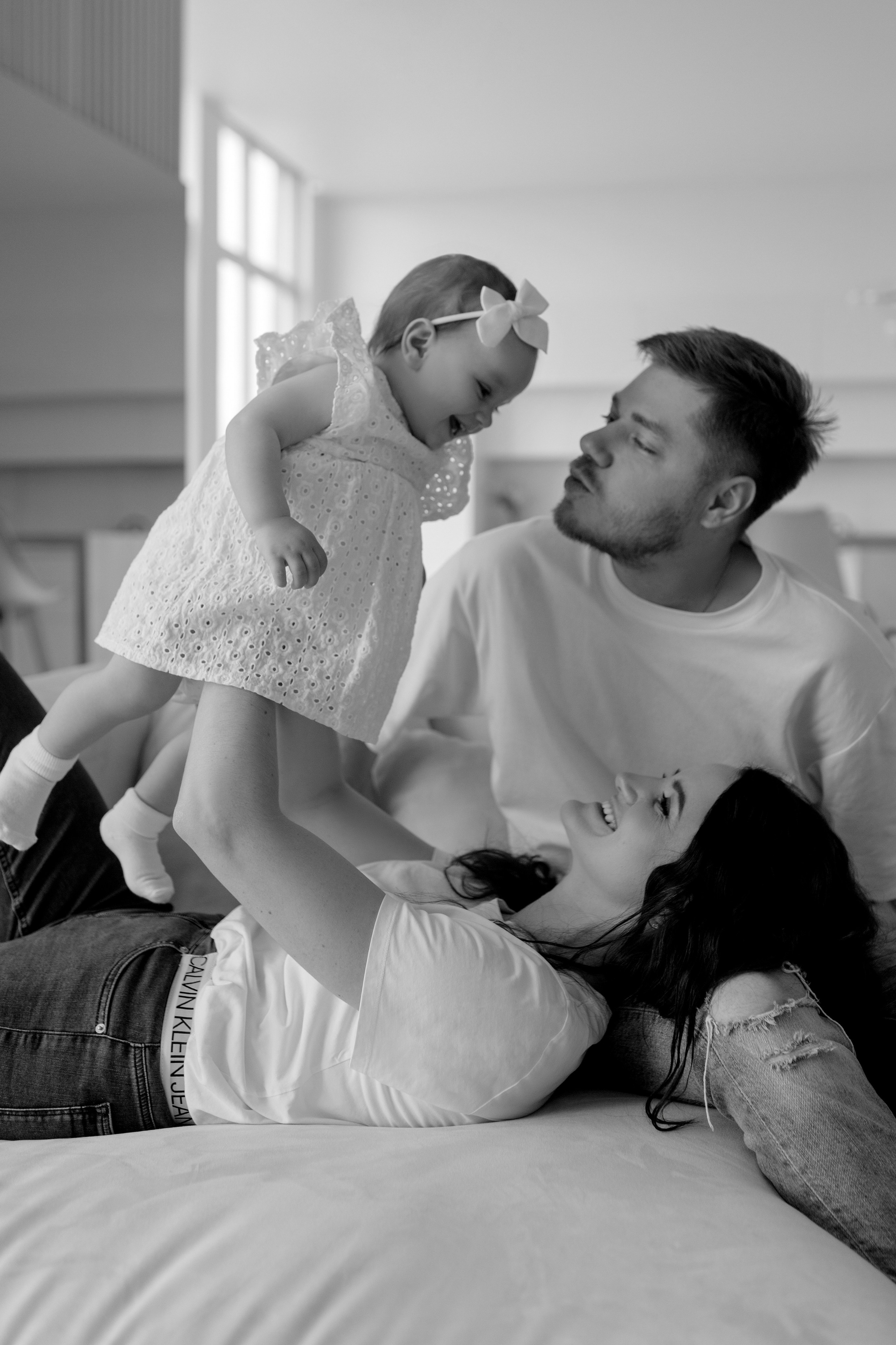 Семейная фотосессия в студии. Сестры Карабаза. Фотографы и ретушеры в Москве и Санкт-Петербурге