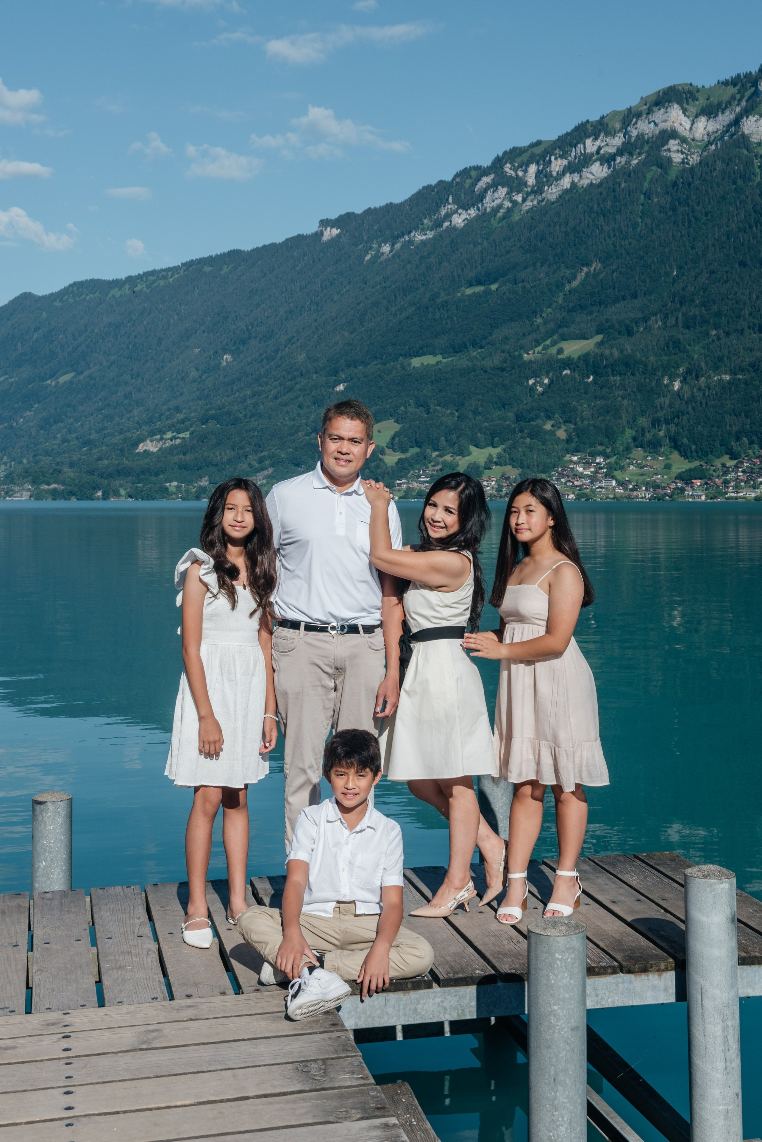 Jon, Michelle, Camille, Gabriel and Hannah (Iseltwald, Suisse). Photographe en Suisse et en Europe Anna Alekseenko