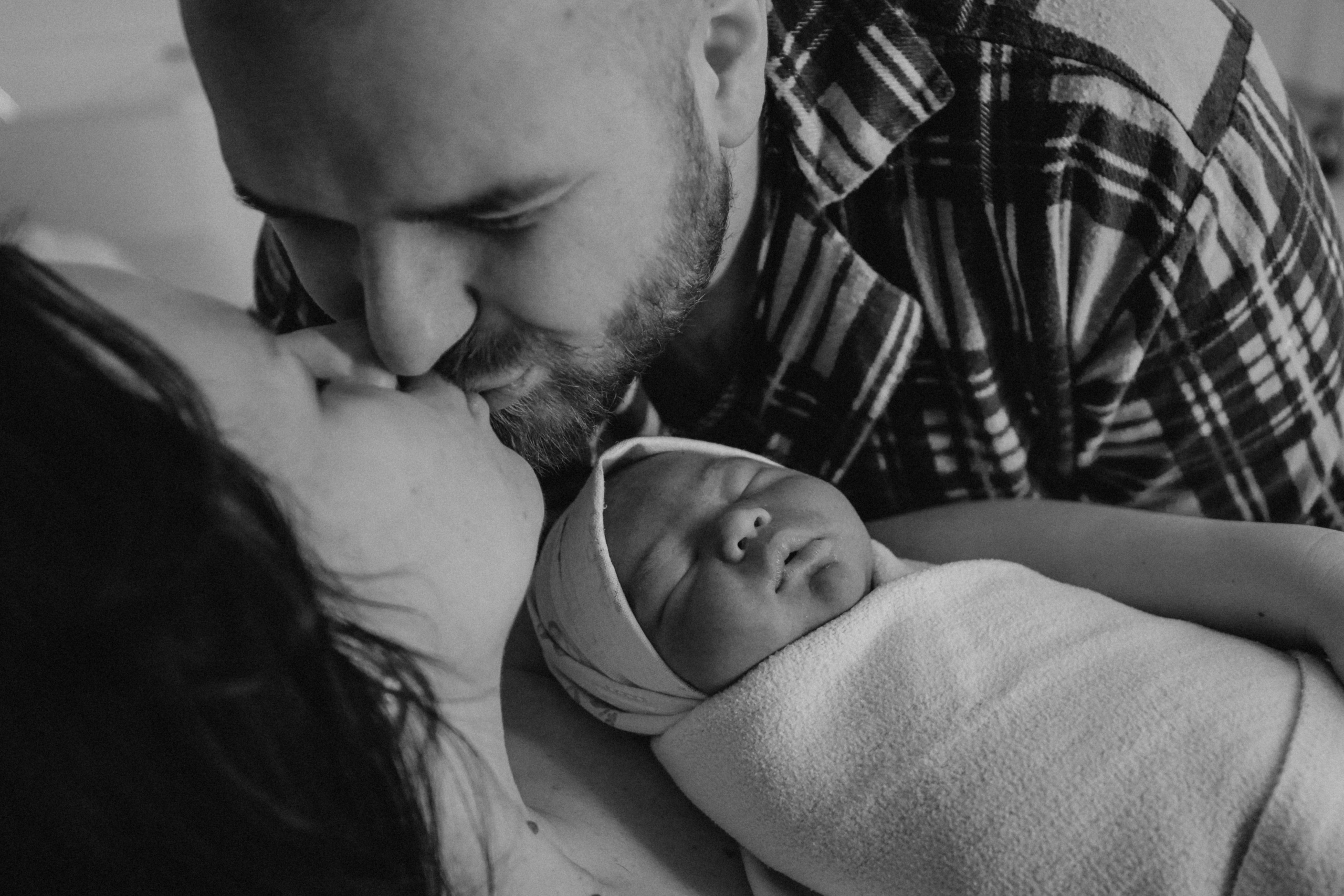 Рождение Владимира 14.04.2023. Фотограф на роды в Санкт-Петербурге, семейный, нью-борн Алиса Хрекова