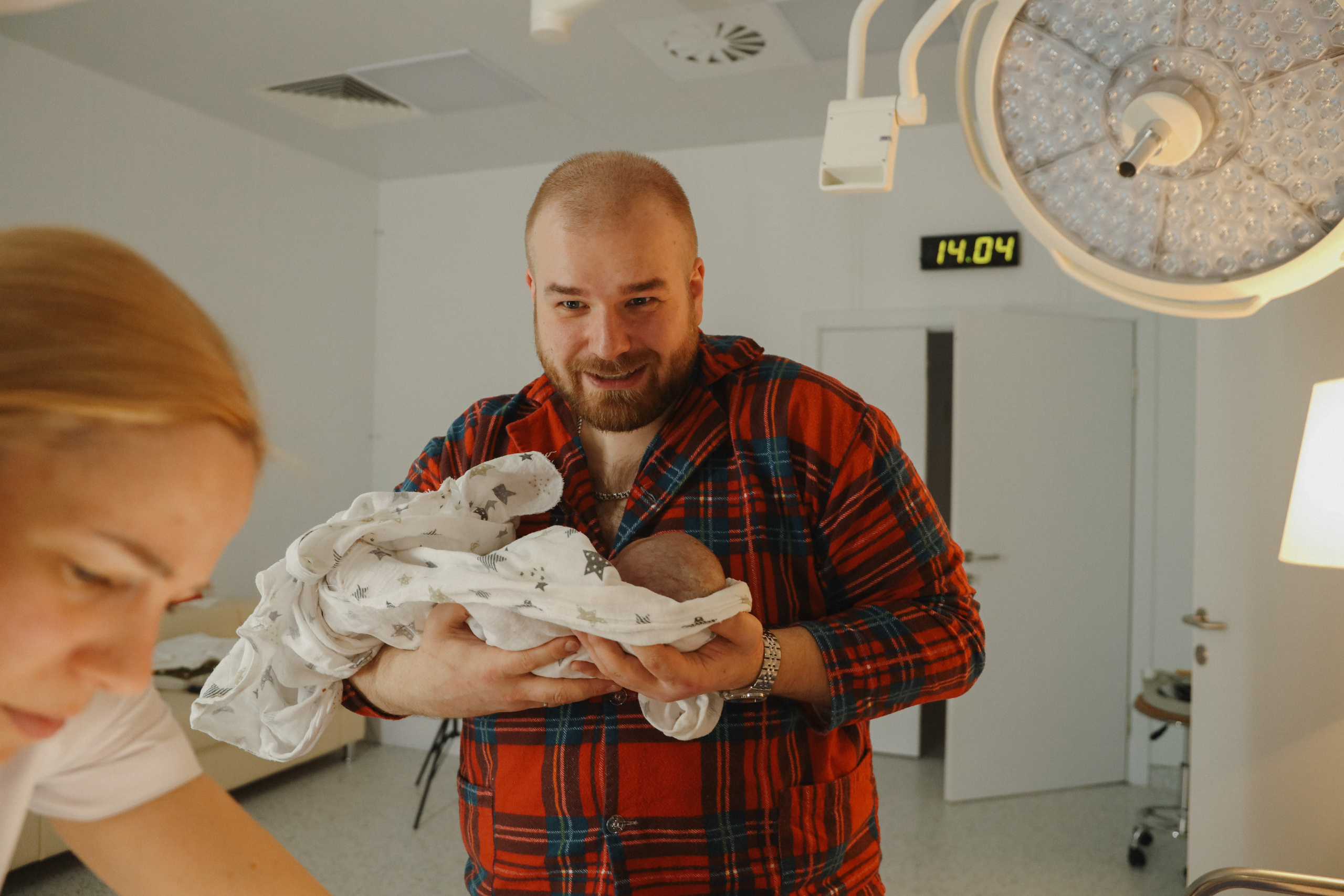 Рождение Владимира 14.04.2023. Фотограф на роды в Санкт-Петербурге, семейный, нью-борн Алиса Хрекова
