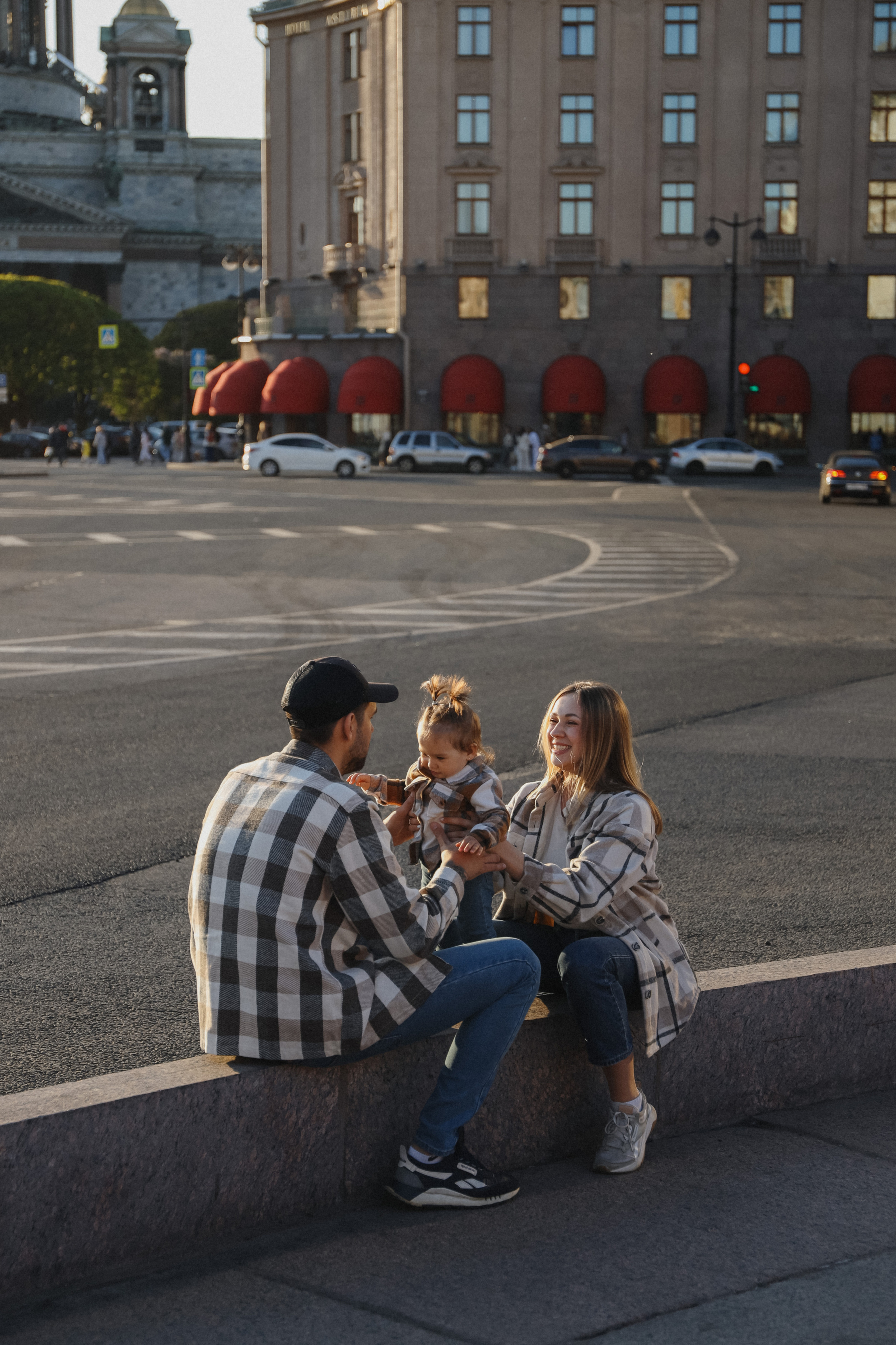 Чудесная прогулка возле Исакиевского собора🤍. Фотограф на роды в Санкт-Петербурге, семейный, нью-борн Алиса Хрекова
