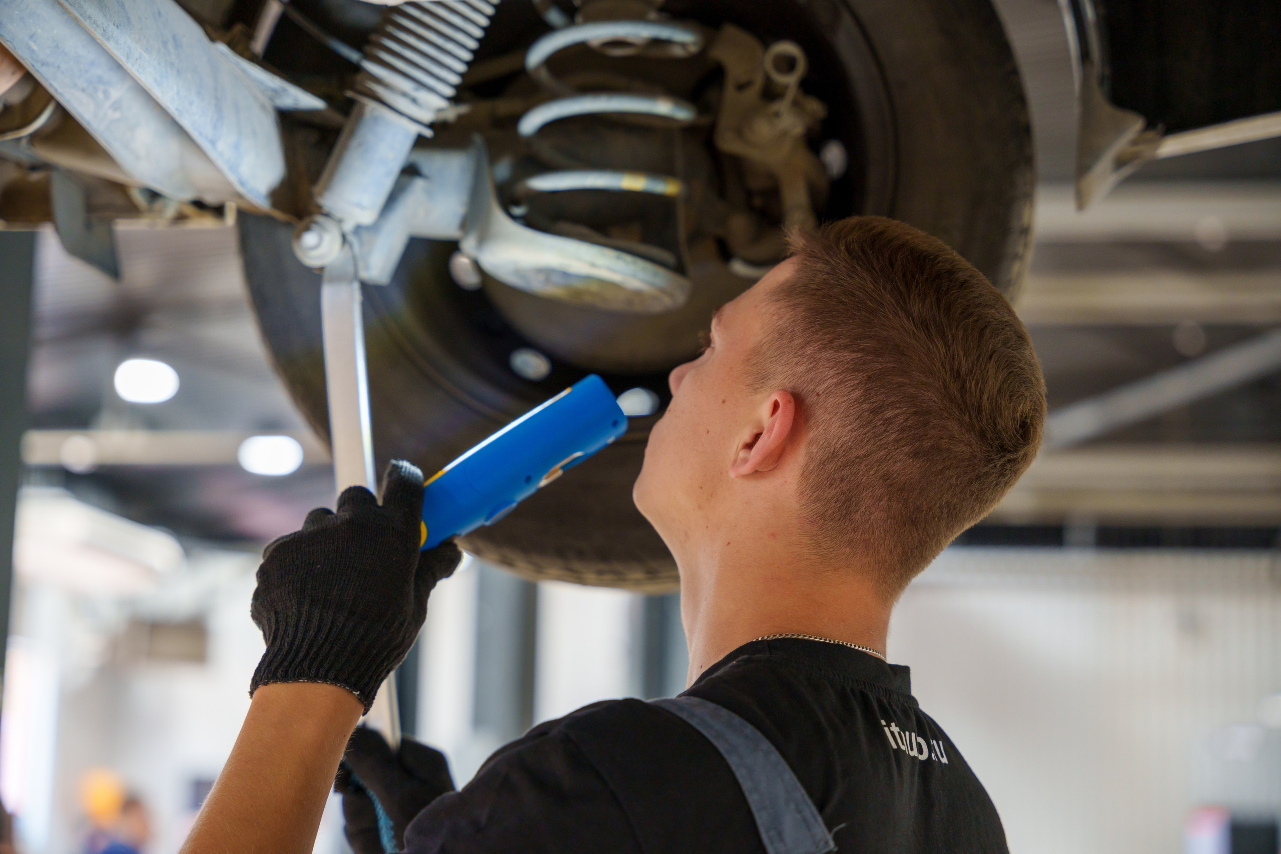 Интерьерная фотосъемка автосервиса Fit Service в Краснодаре — Профессиональная фотосъемка интерьера техцентра в Краснодаресеть СТО. Шедевры для Вас! Фотограф и Видеограф в Краснодаре Пахиев Руслан