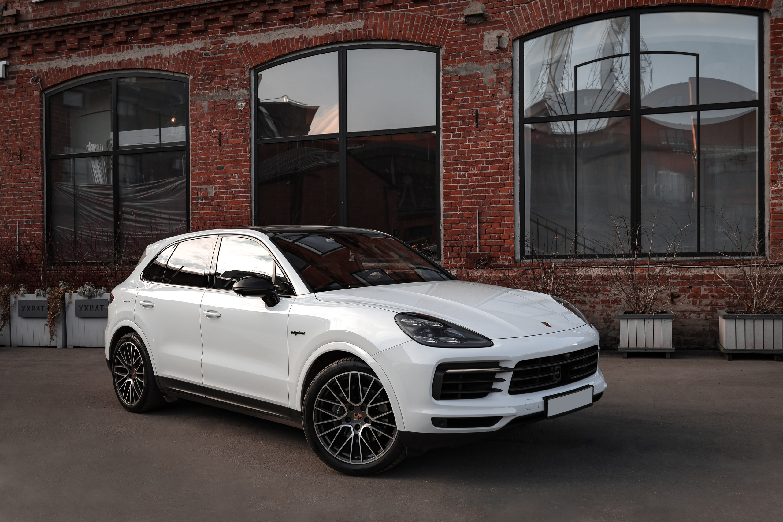 2020 Porsche Cayenne 3.0 AT. Mixturecaptures