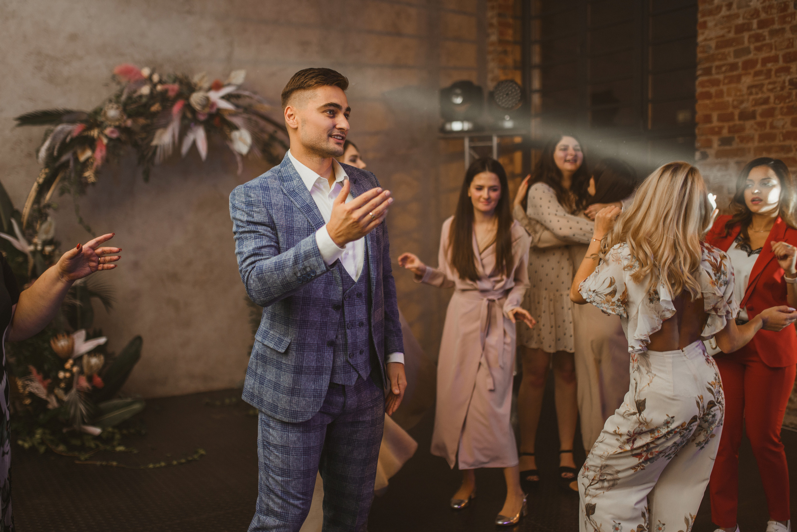 Слава и Дарина. Свадьба в Лофте. Свадебный организатор в Ростове-на-Дону Яснов Роман