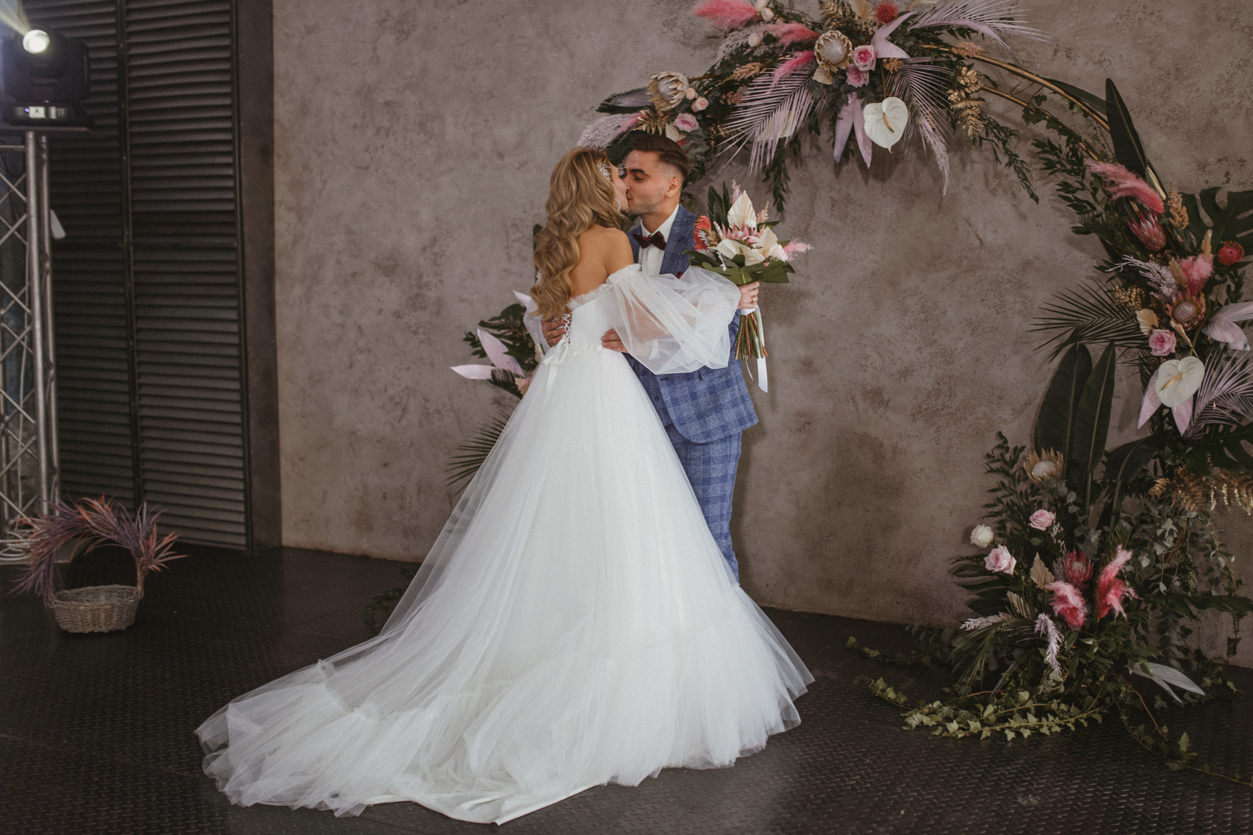 Слава и Дарина. Свадьба в Лофте. Свадебный организатор в Ростове-на-Дону Яснов Роман