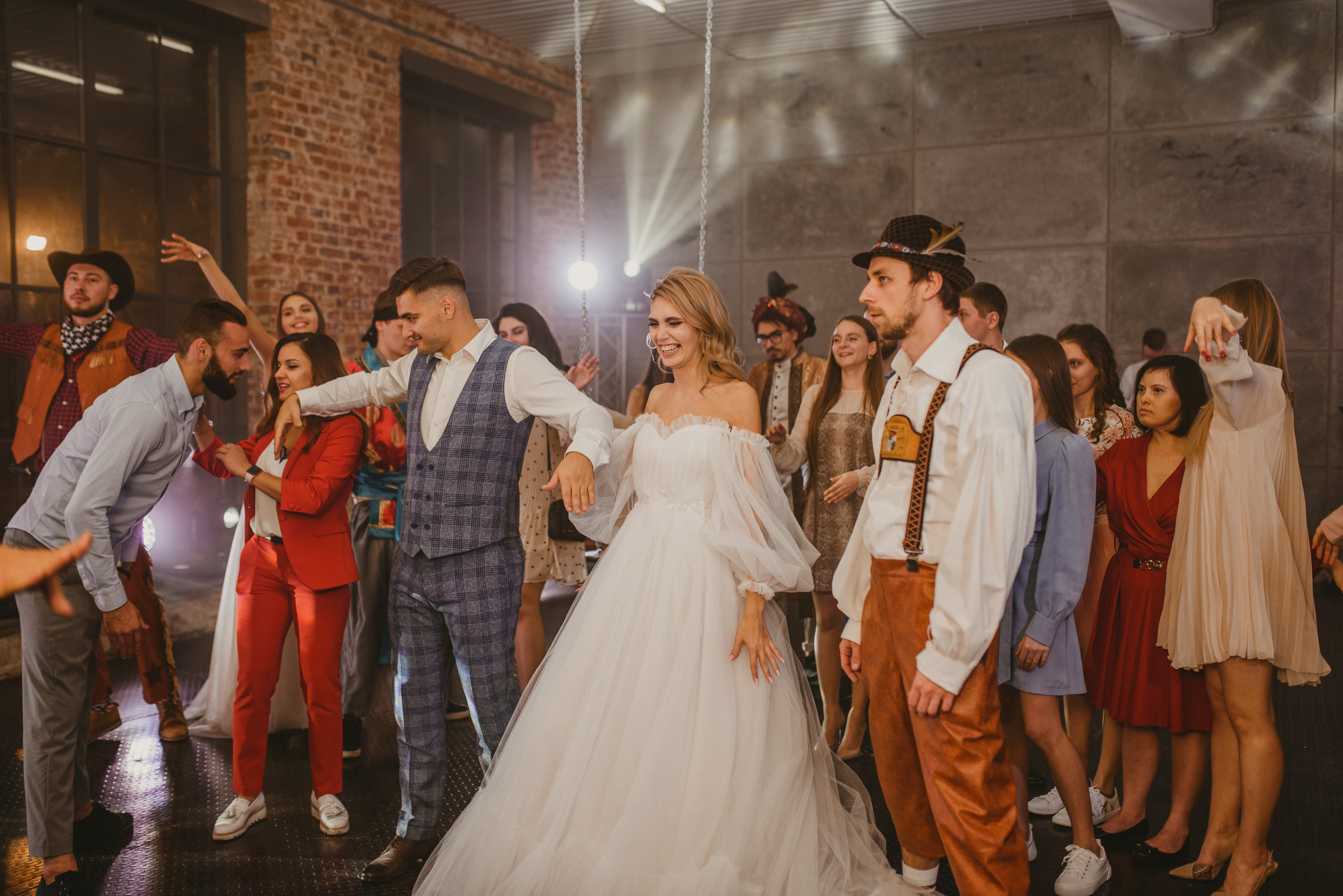 Слава и Дарина. Свадьба в Лофте. Свадебный организатор в Ростове-на-Дону Яснов Роман