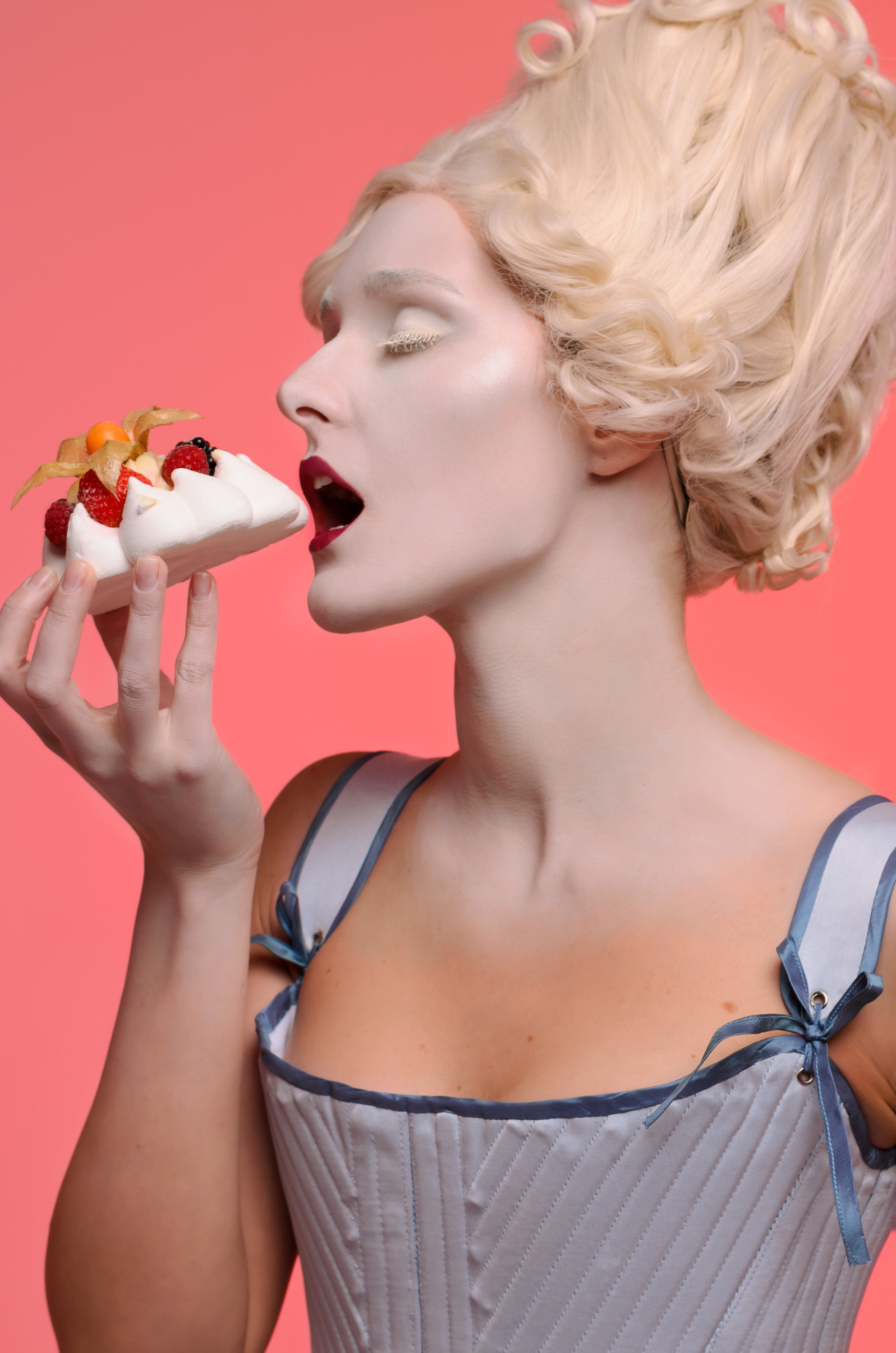 Modern Marie Antoinette. Фотограф, ретушёр, графический дизайнер в Петербурге Адрианова Настя