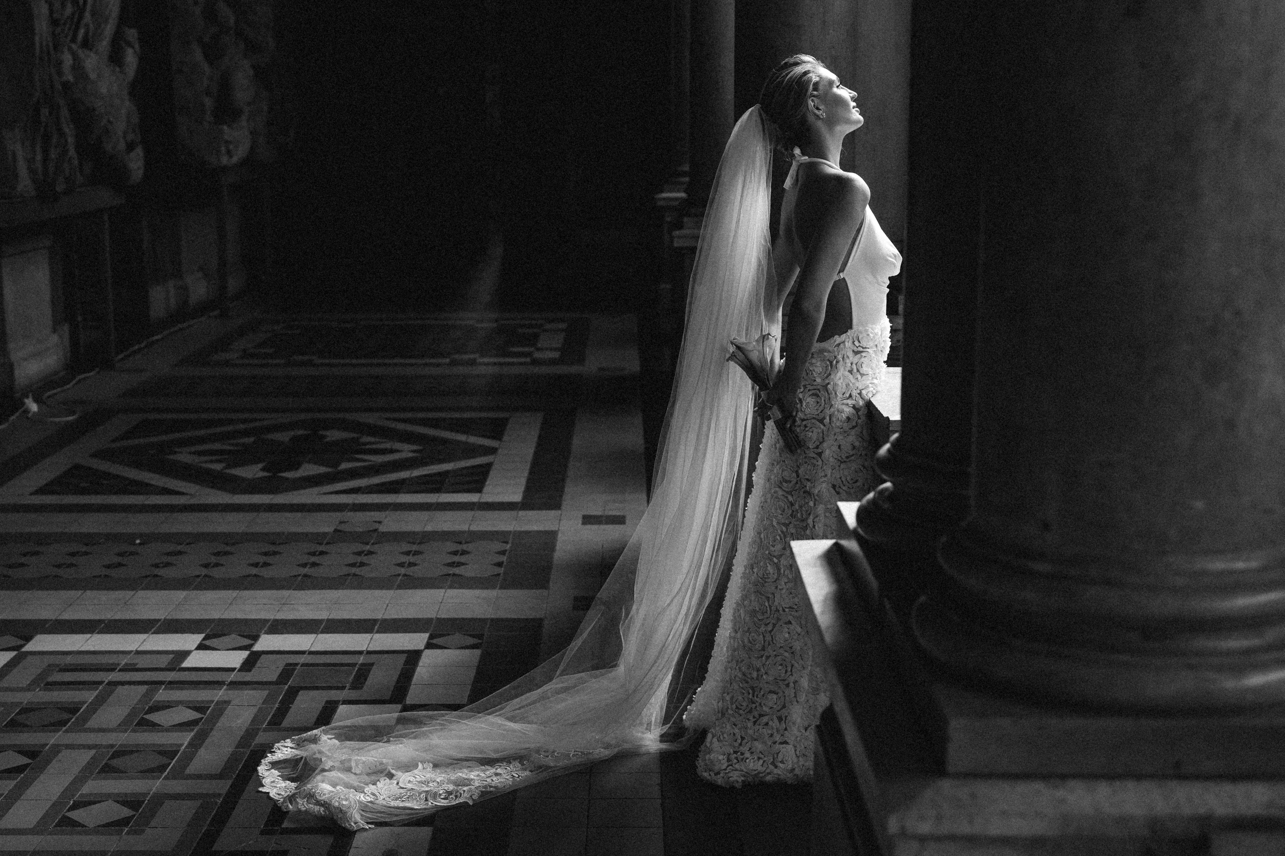 Свадебная фотосессия в Академии Штиглица в Петербурге. Свадебный фотограф в Москве Анна Полушина