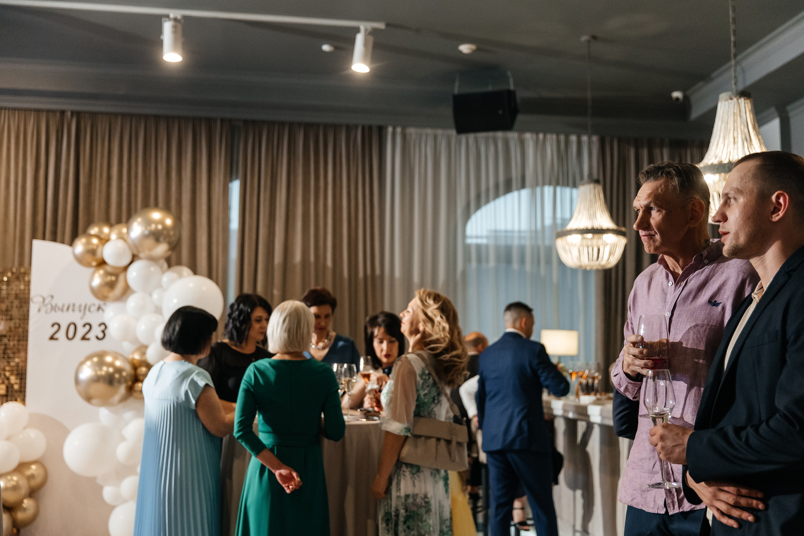 2023-06-23 Выпускной МБОУ СОШ № 10. Фотограф в Красноярске