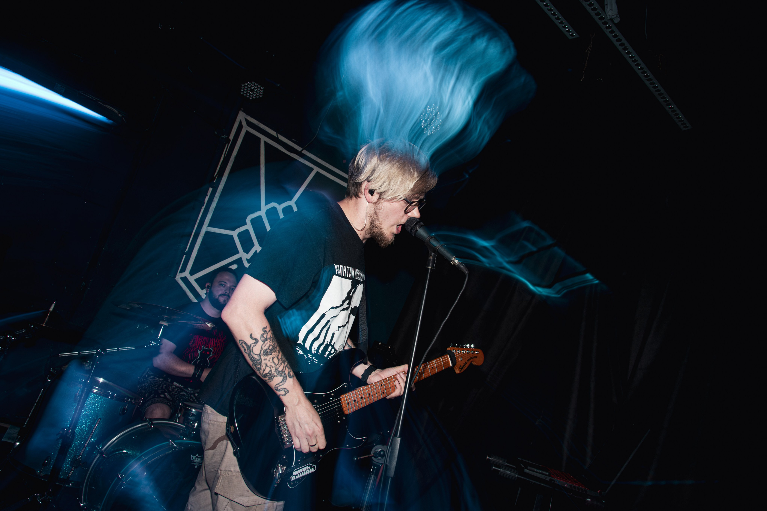 Ютани & о т м е ж & Вещи в картонной коробке 08.08.2025. Репортажный фотограф в Москве Legiodot