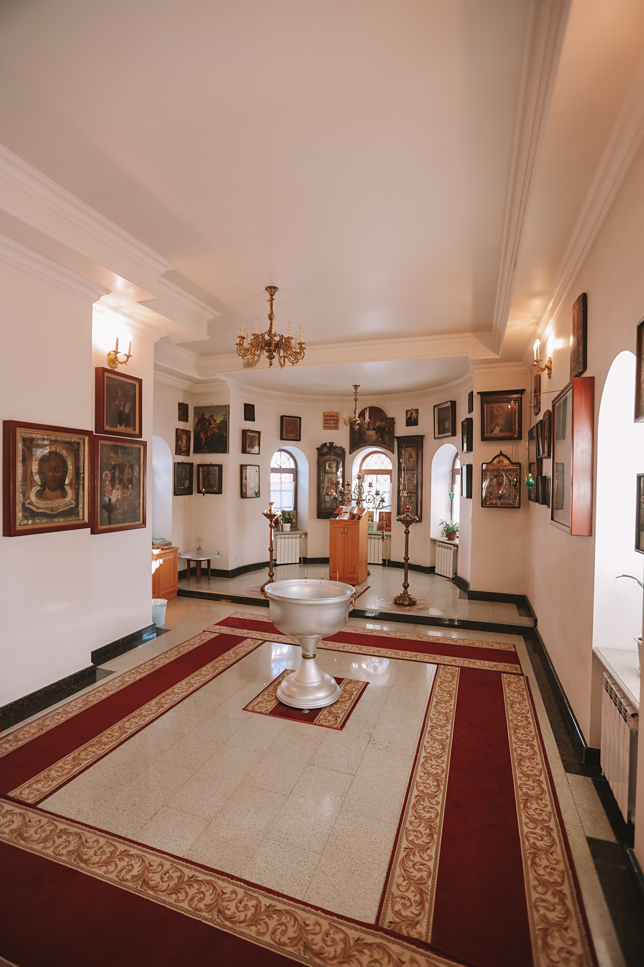 Крещение круглая церковь. Семейный фотограф Тюмень, фотограф на роды Салмина Мария