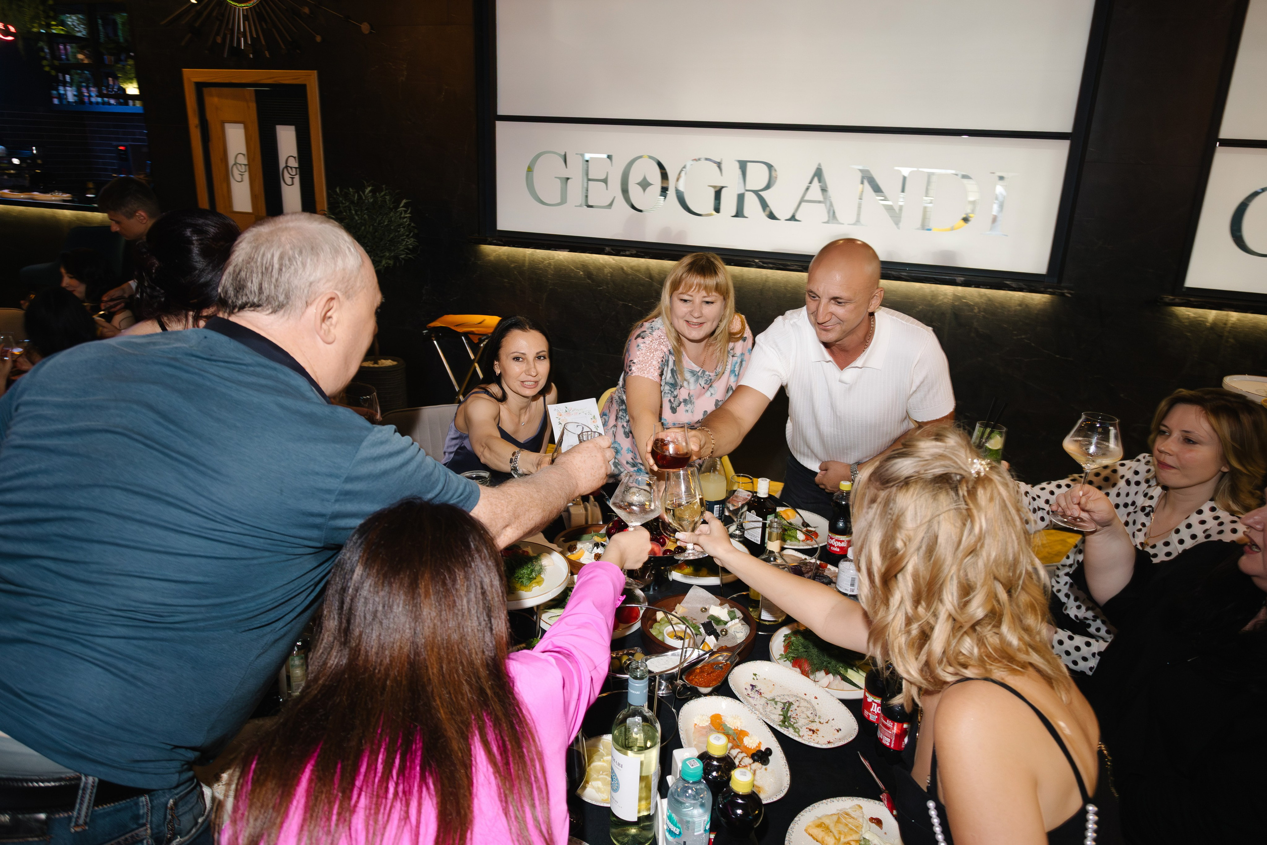 Выпускной 9В класса 2025. Артур Иликчян — Wedding & Event фотограф в Краснодаре