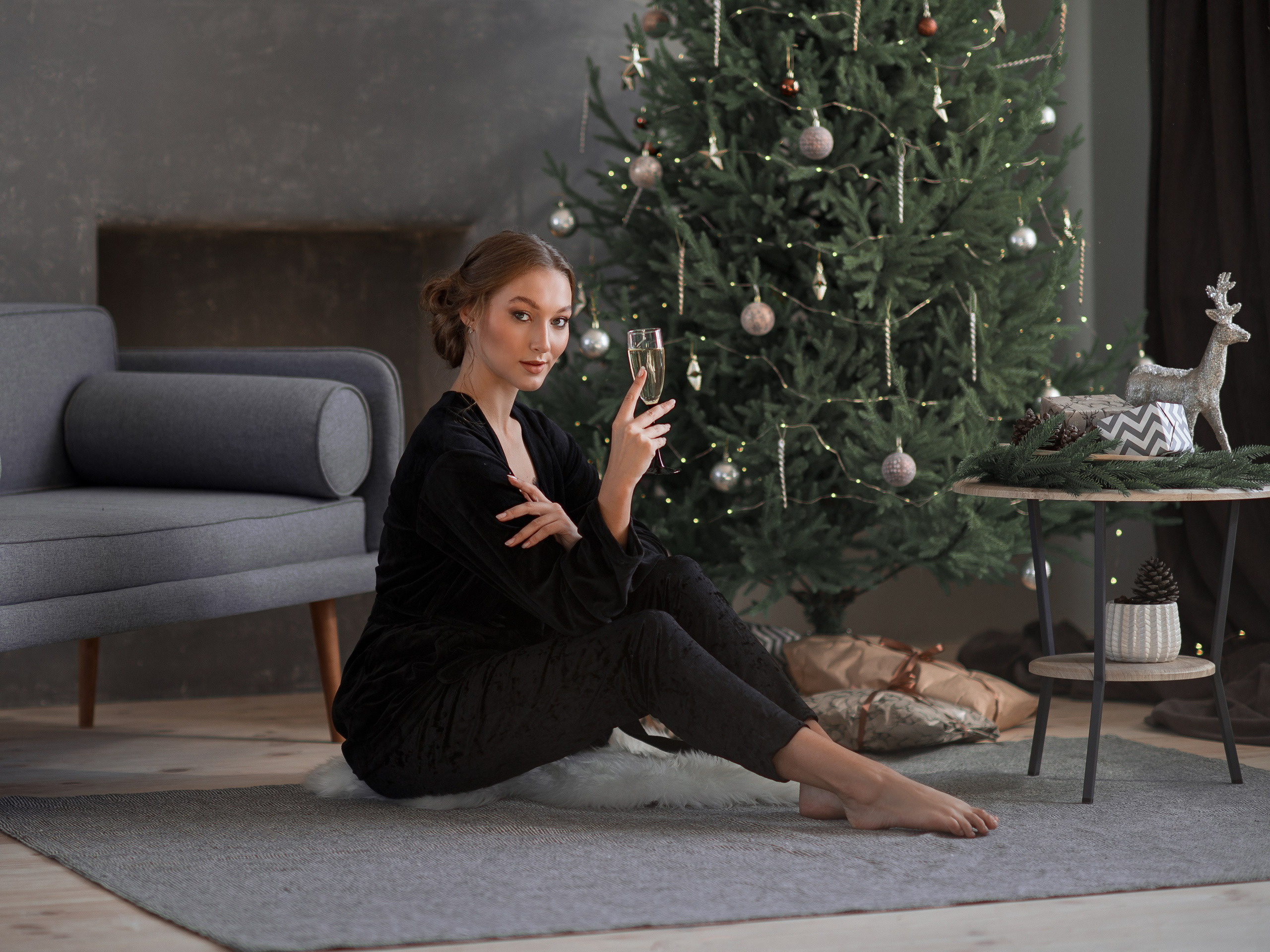 Фотосессия в бархатном костюме на новый год