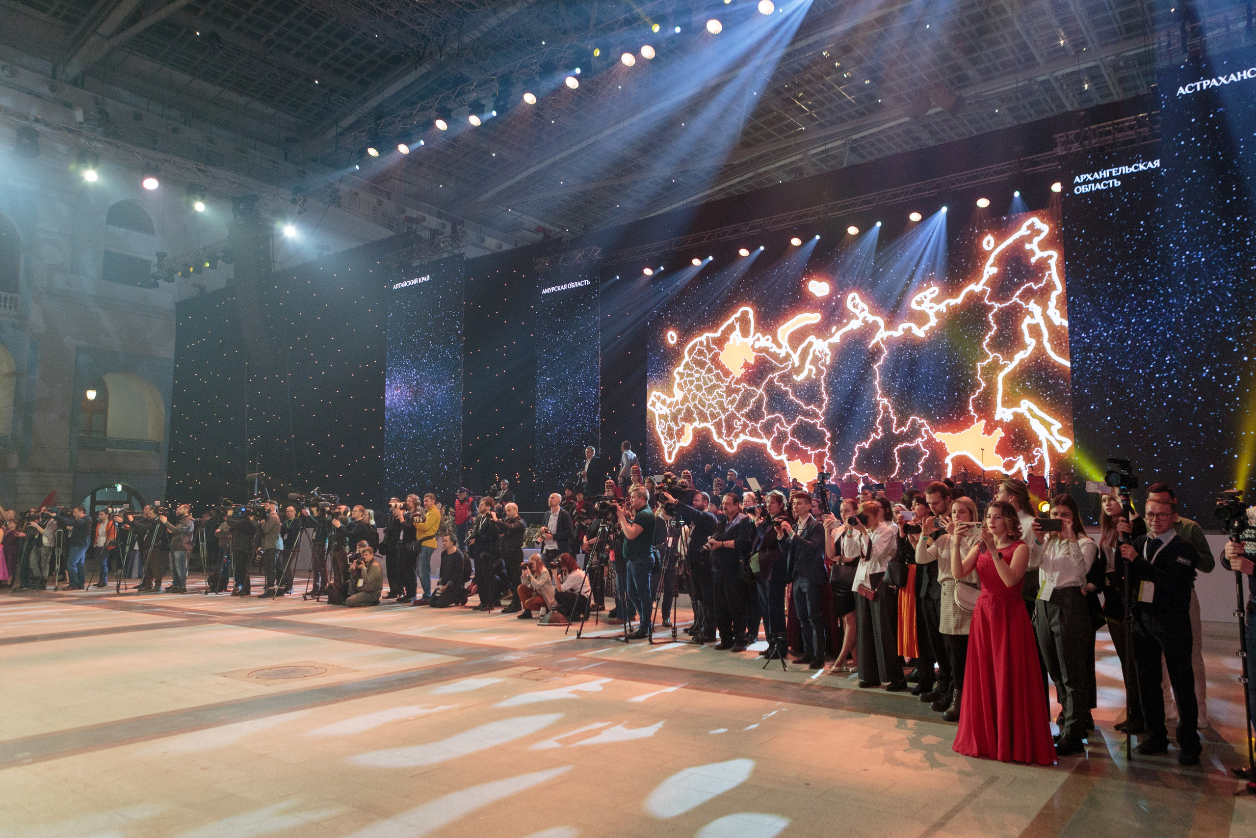 VIII «Международный Кремлёвский Благотворительный Кадетский Бал». Рекламный, предметный, репортажный, семейный фотограф и художник в Москве