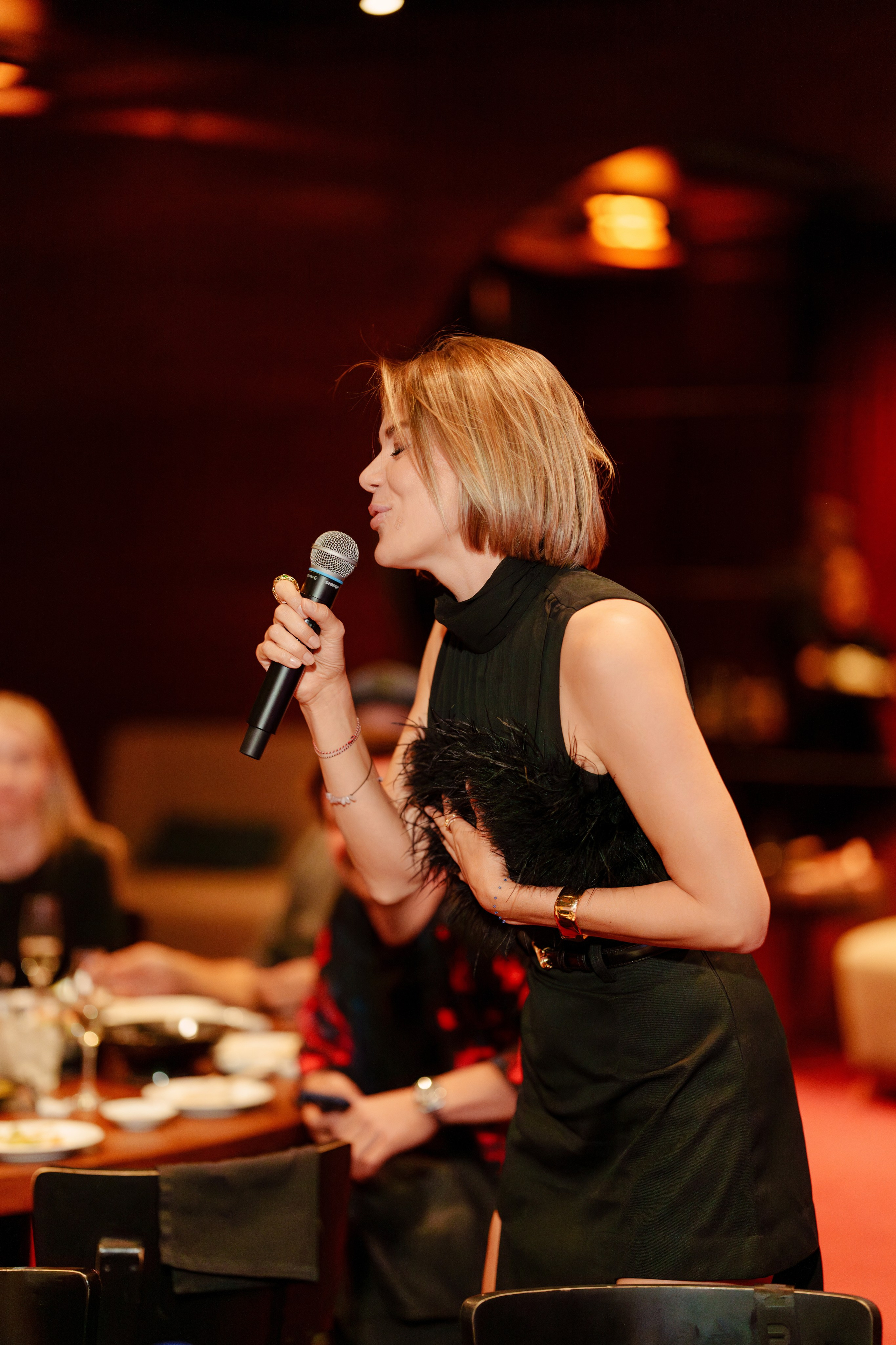 Репортажный фотограф на день рождения в ресторане KAI. Репортажный фотограф Москва Сергей Дружинин