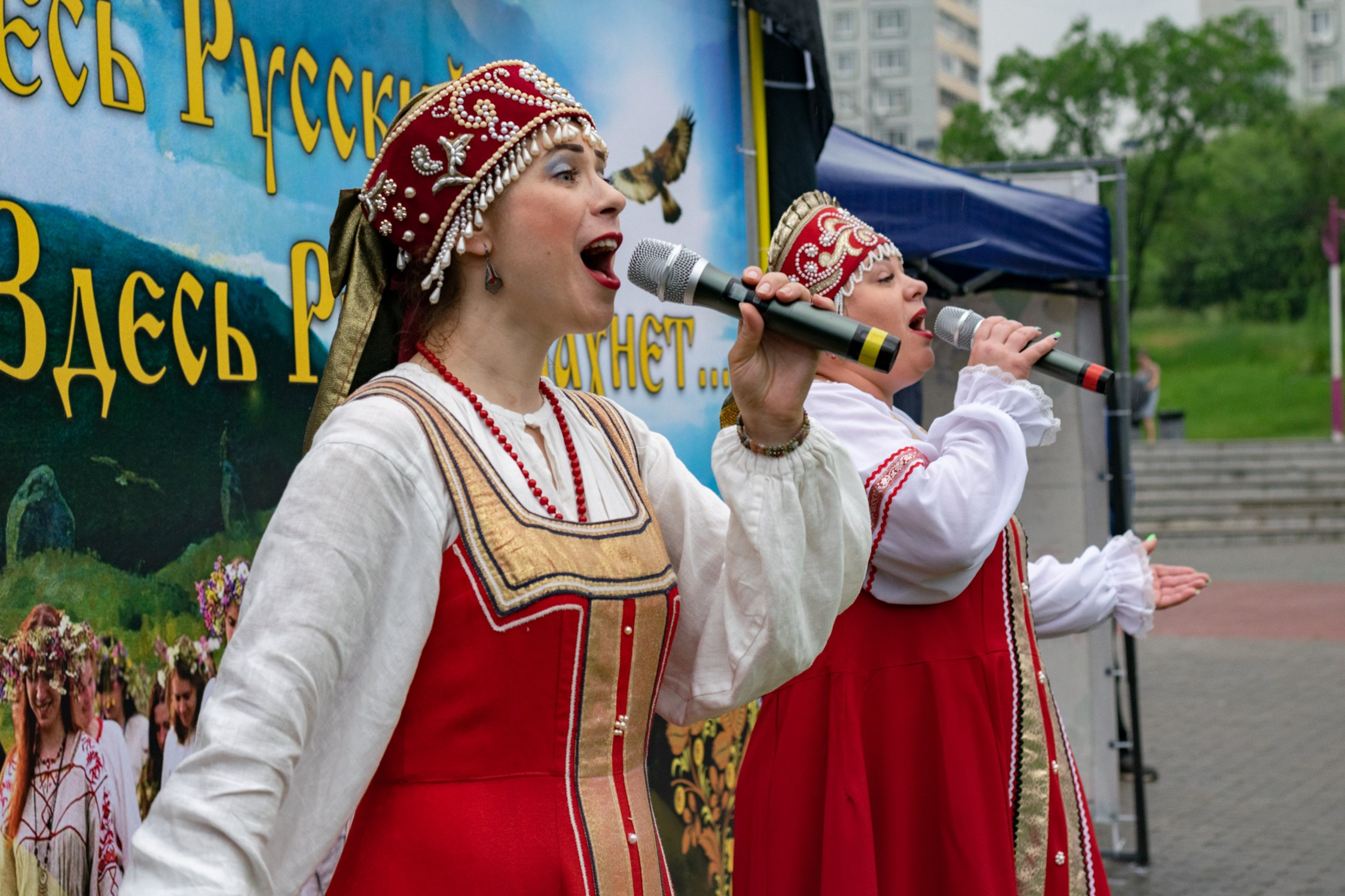Антон Курдюмов фотограф в Хабаровске Рина Курдюмова фото27 foto27 Антон Дорофеев репортажный репортаж документалист Тони и Рина фотосоздатели День молодежи по-русски Хабаровск кинотеатр