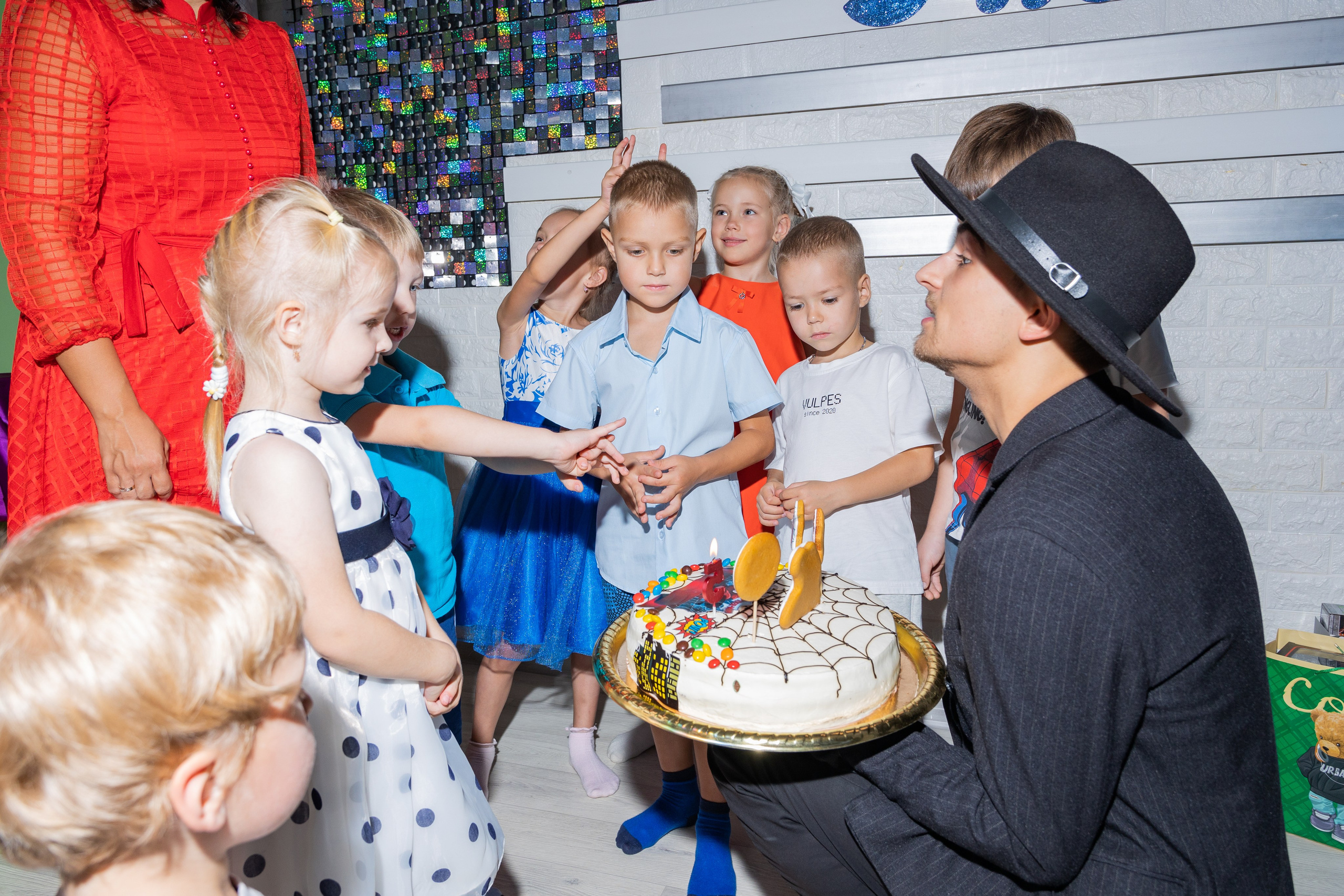 День Рождение в детском центре Качели. Выпускные альбомы во Владивостоке