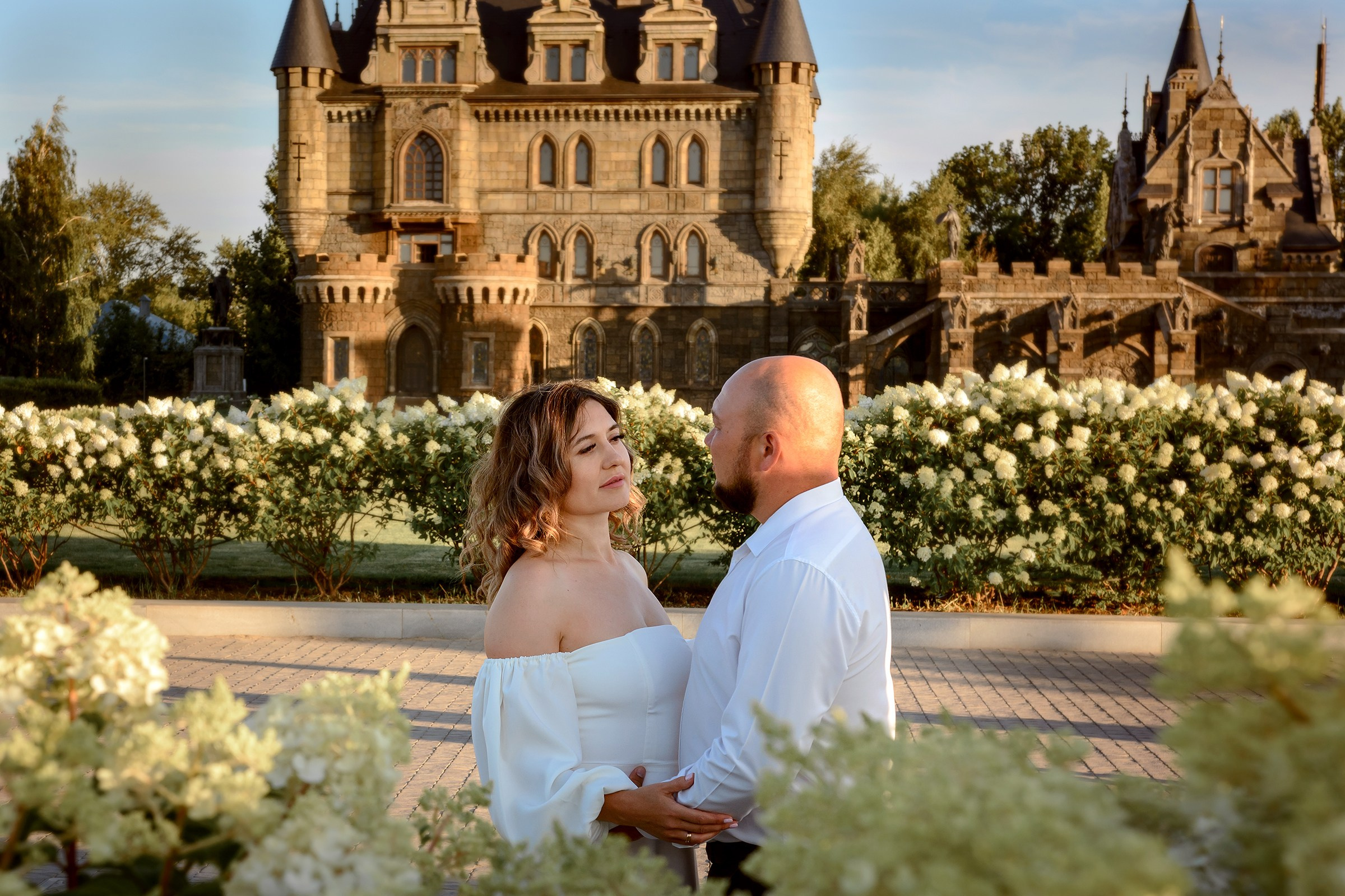 Свадебная фотосъемка у Замка Гарибальди. Фотограф Оксана Сафонова г. Тольятти