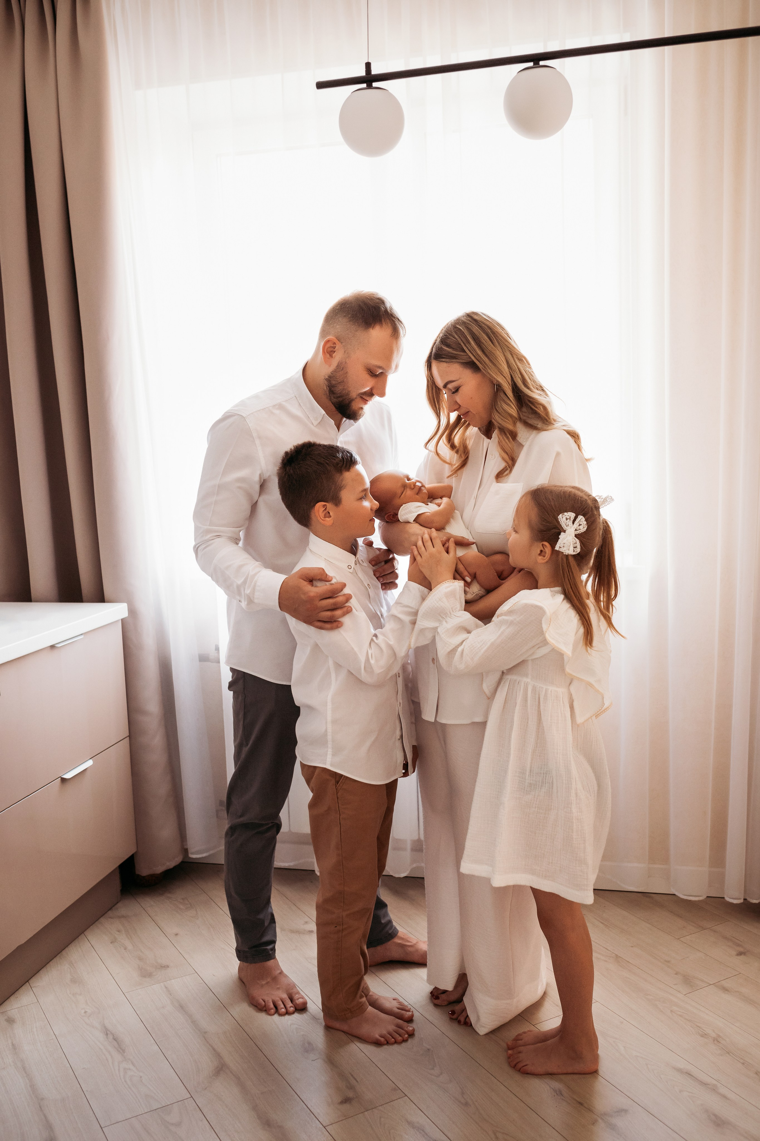 Лёва с семьей 🤍. Фотограф Новорожденных в Москве Илона Шубина