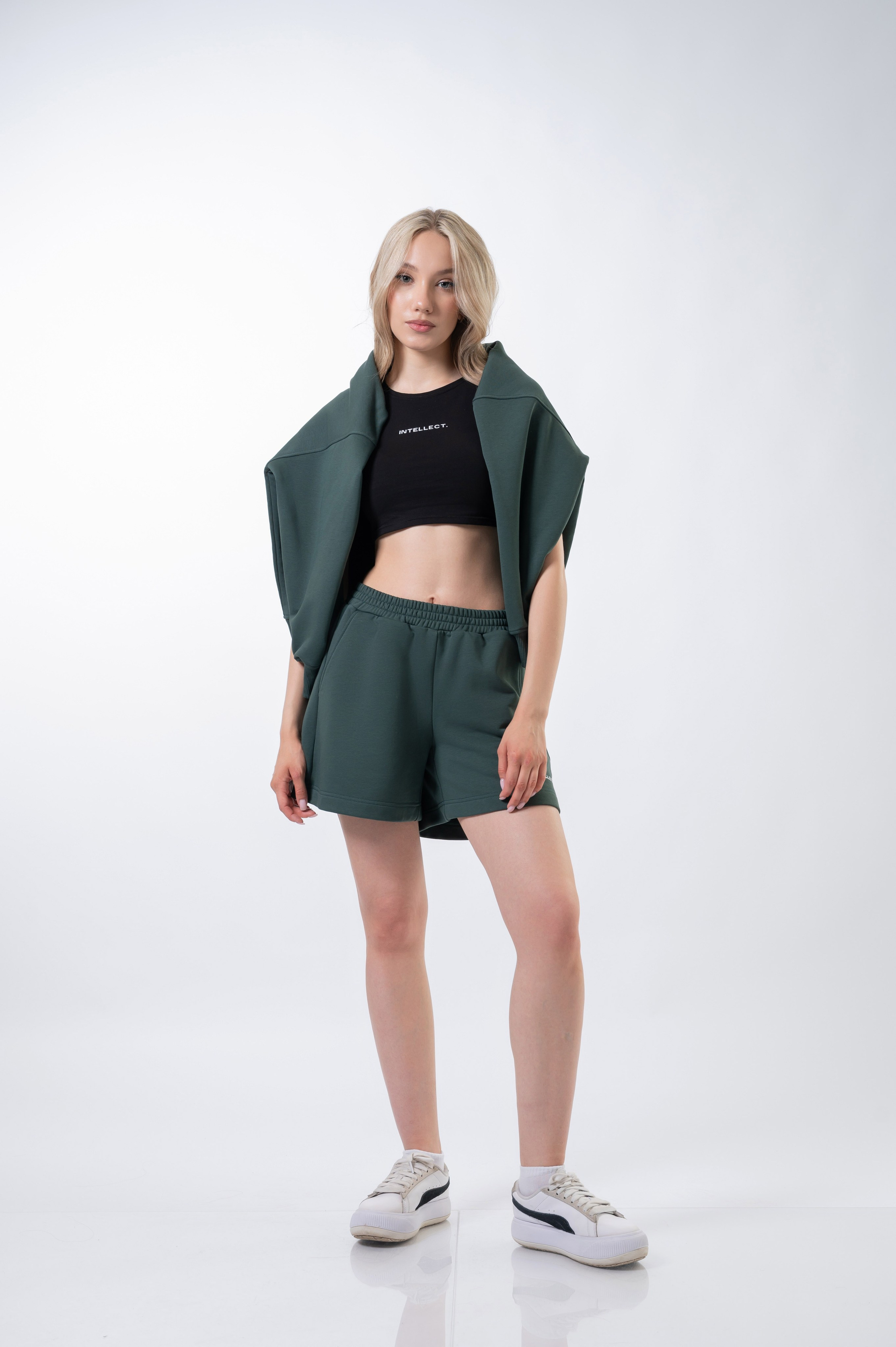 Каталог Девушки. Студия рекламной и предметной съемки товаров WELKO Studio