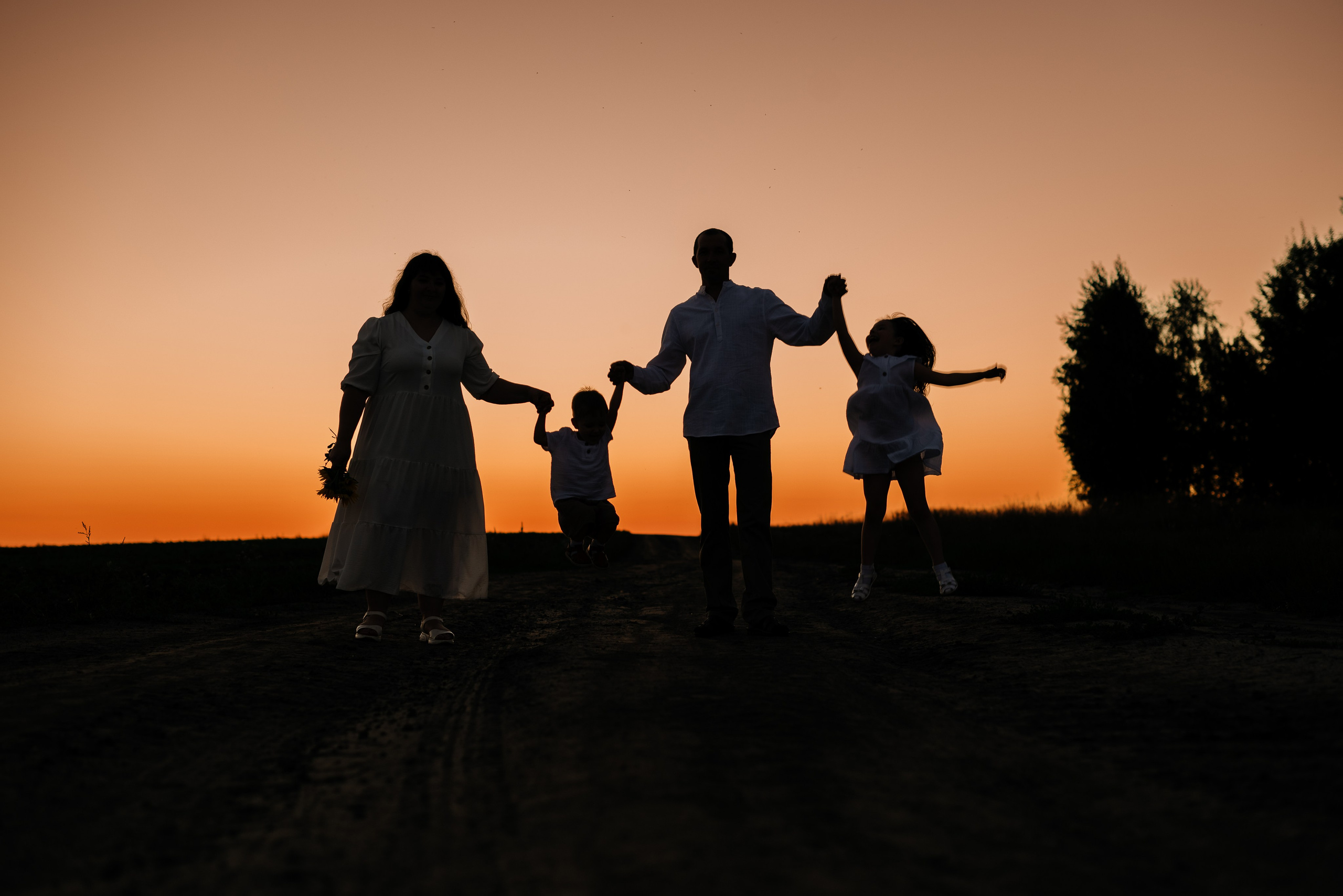 Семейная фотосессия на природе. Свадебный, семейный и школьный фотограф в Бийске Ксения Мамаева