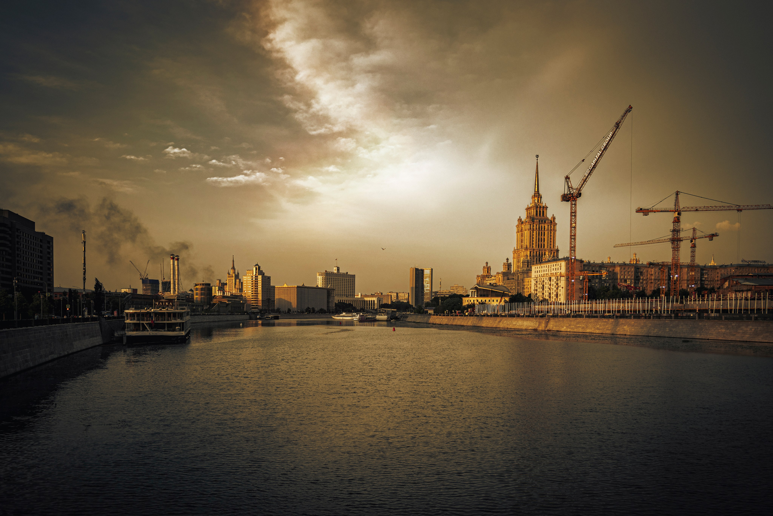 Фотопрогулка. Москва. Июль 2023. Фотограф Роман Адлер