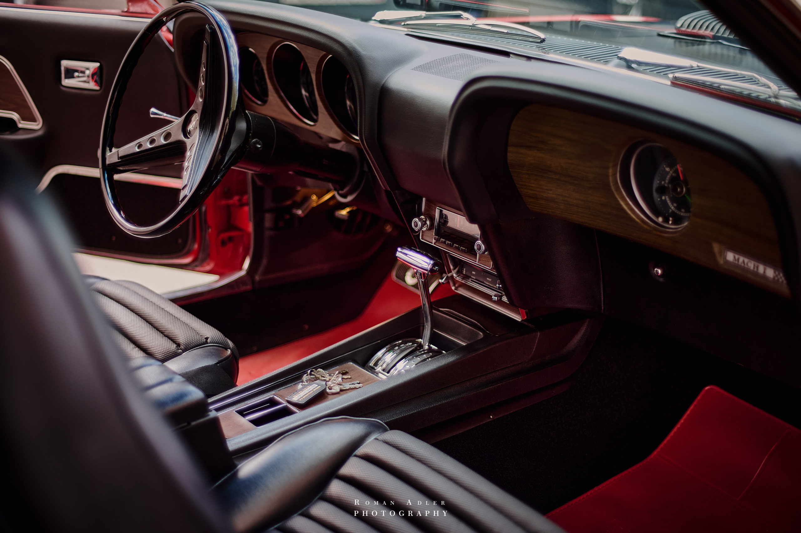 这辆红色1969年Mustang Mach 1