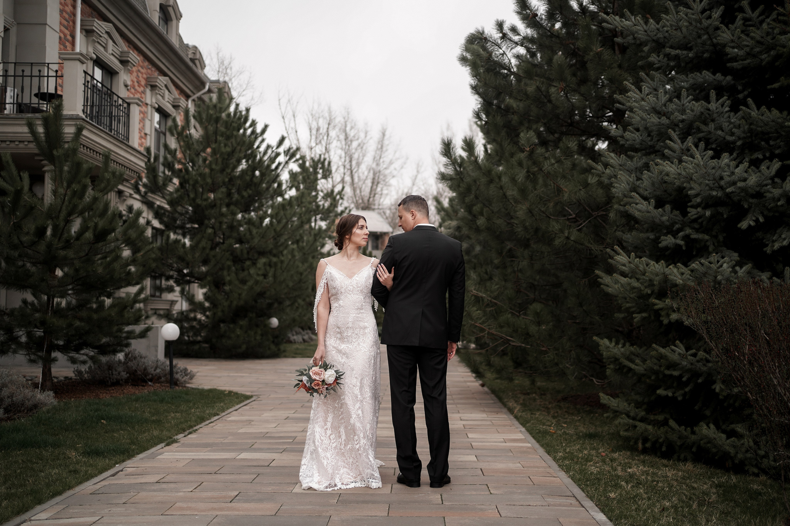 Свадебная фотосессия в Графском парке. Ростов-на-Дону. Свадебный фотограф в Ростове-на-Дону. Таинство Крещения и Венчания, семейные фотосессии. Алёна Чёботова