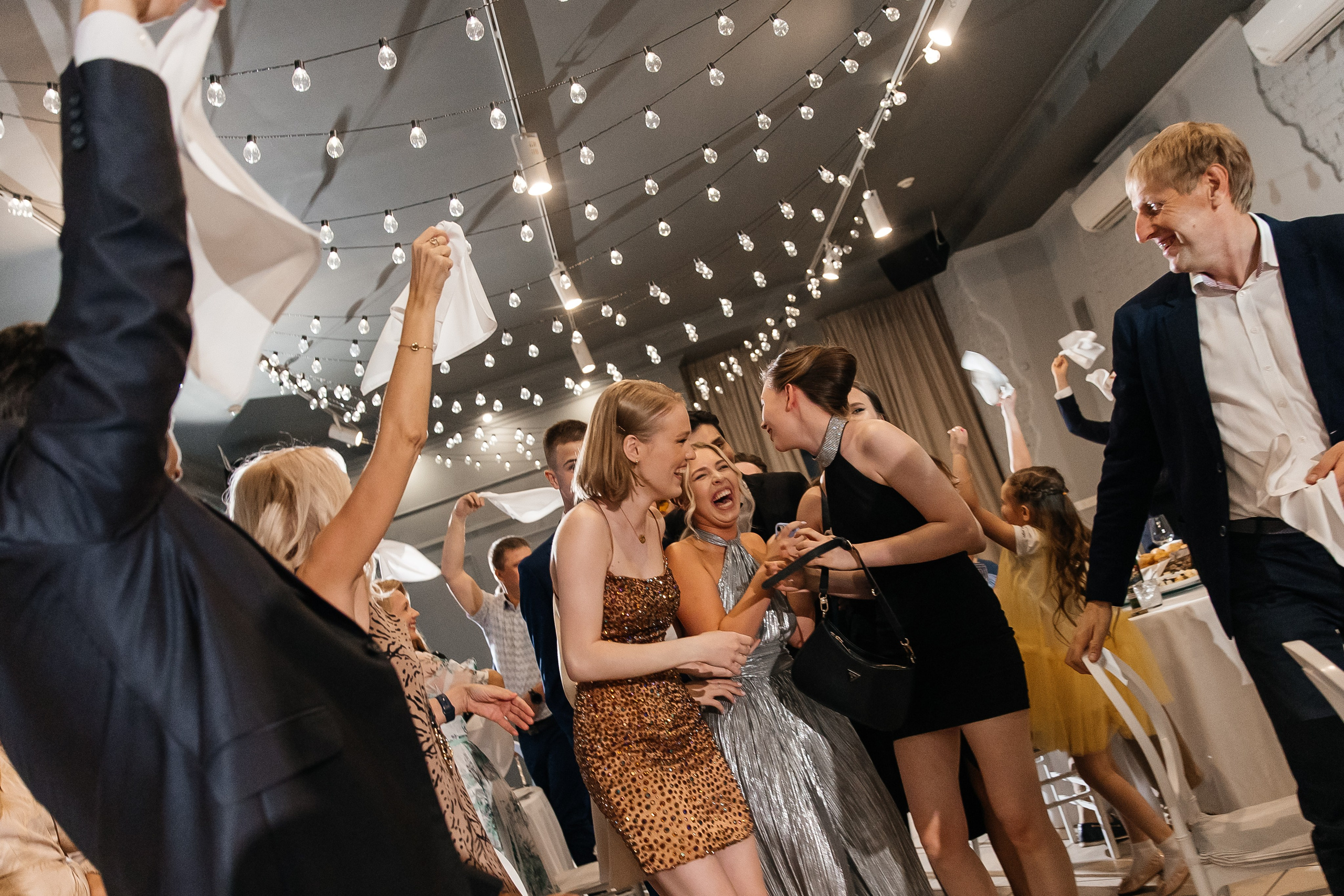 2023-06-23 Выпускной МБОУ СОШ № 10. Фотограф в Красноярске