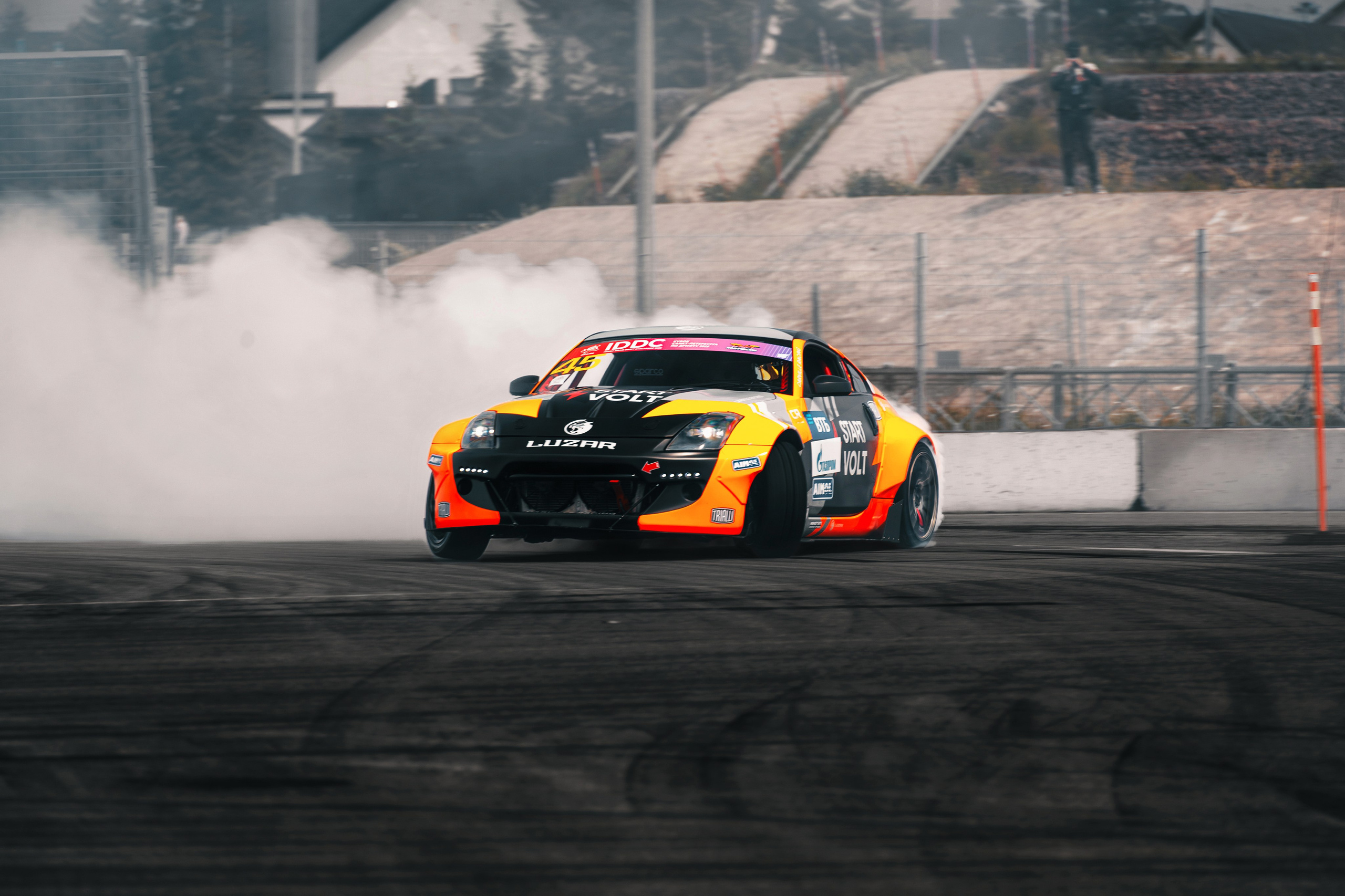 IDDC Этап 2: Бетонный Колизей и блогеры в деле