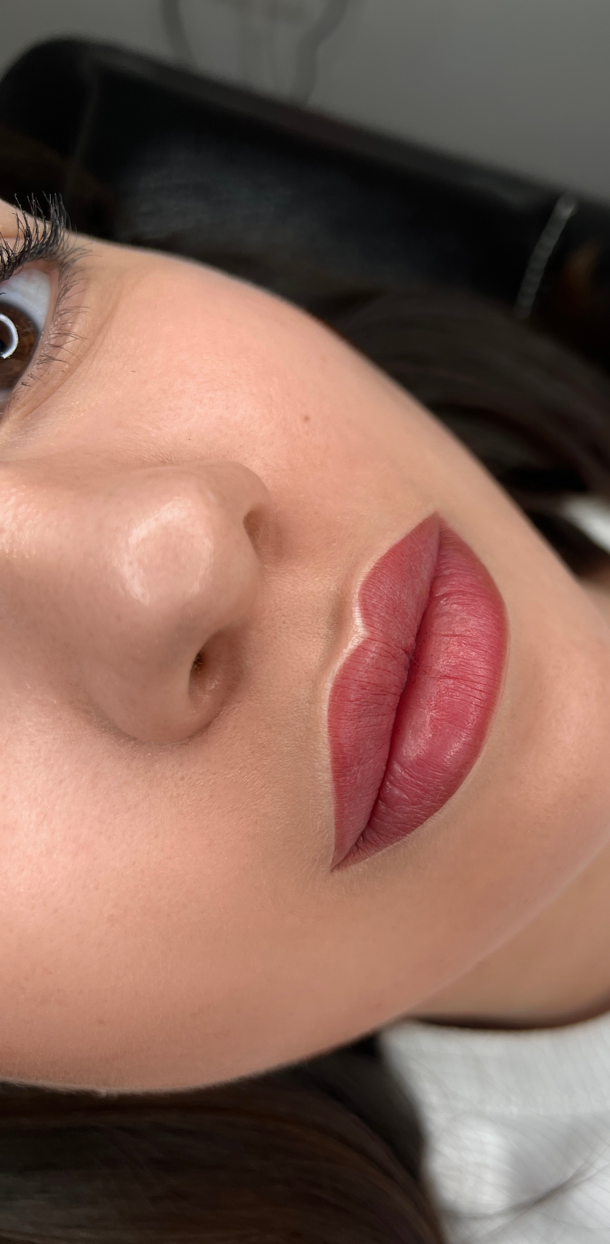 Оксана. Студия перманентного макияжа, косметологии и массажа SYMMETRY в Москве, м. Киевская