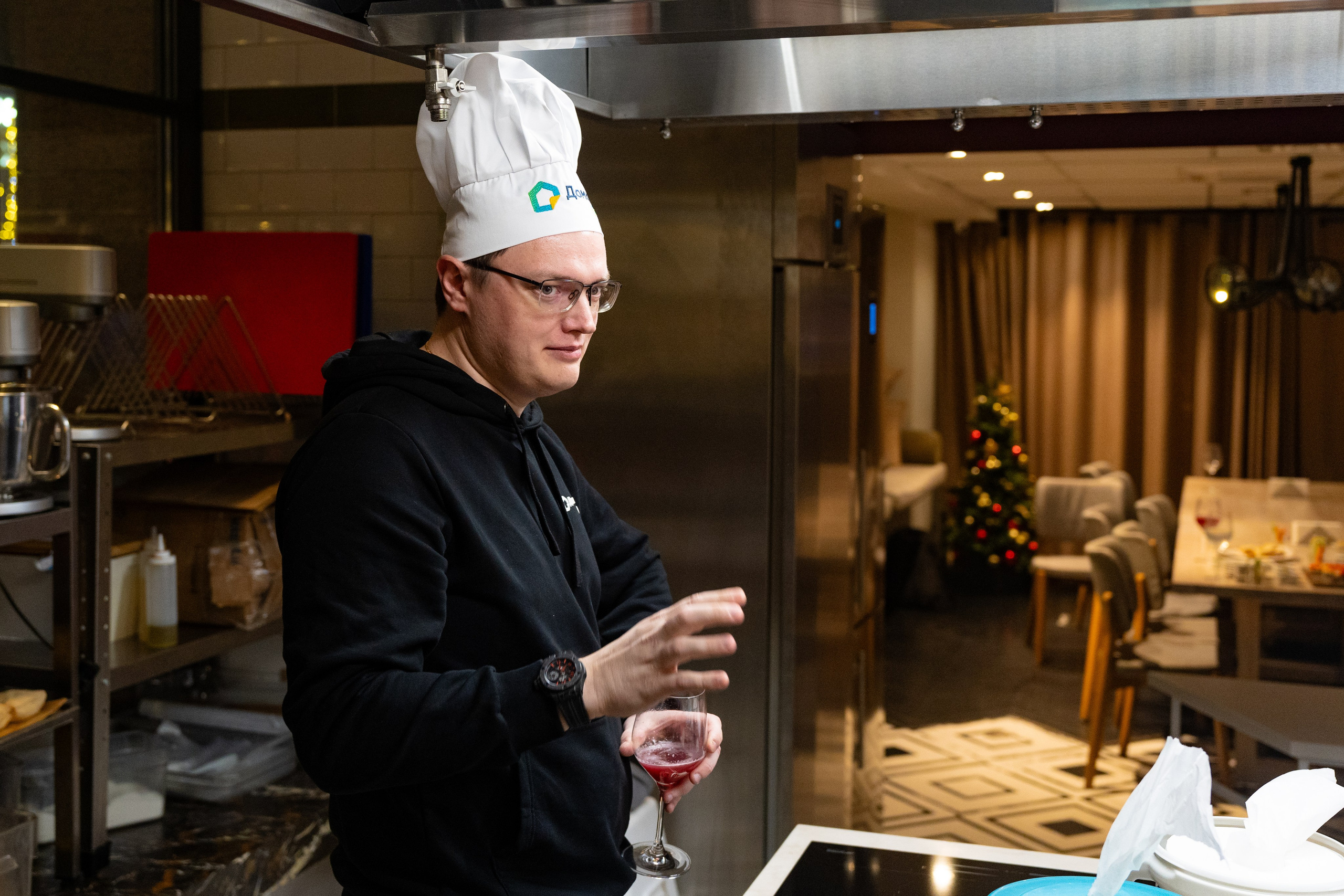 NOVIKOV SCHOOL — Умами зал. Фотограф Никита Комаров