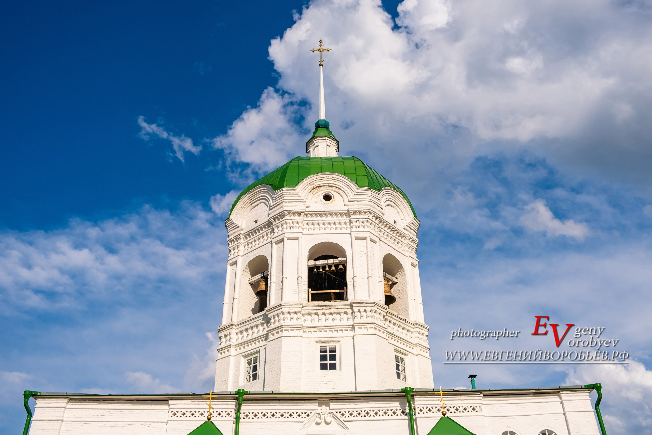 экскурсии Енисейск Красноярск аренда микроавтобуса трансфер индивидуальный тур фото набережная дегустация сибирской кухни интересные места что посмотреть куда сходить что посетить достопримечательности в Енисейске  храм церковь монастырь фототур  цена заказать экскурсию программа маршрут смотровые площадки видовые красивые места путешествие туристический маршрут 