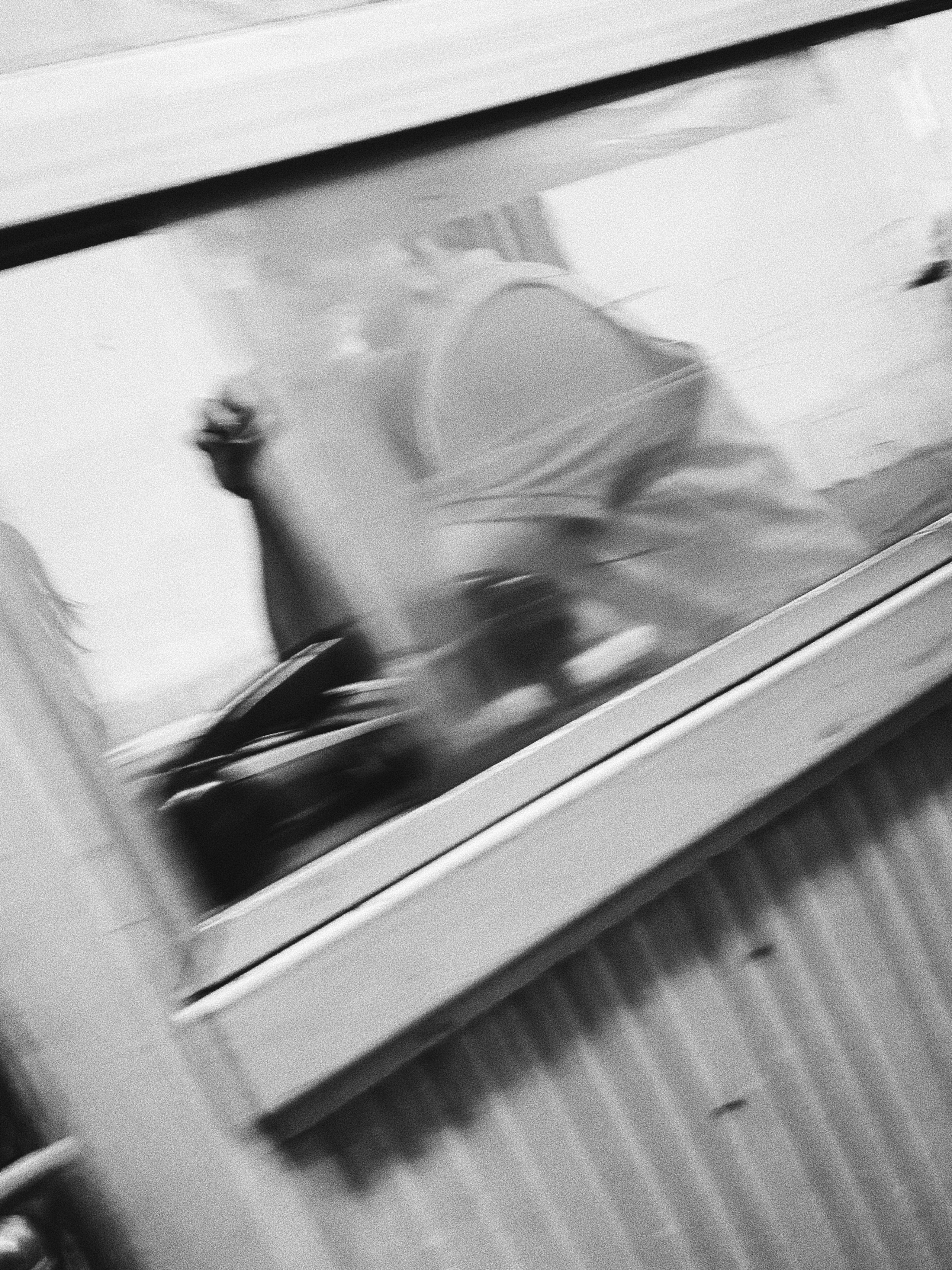 Étrangers. Carolinetru