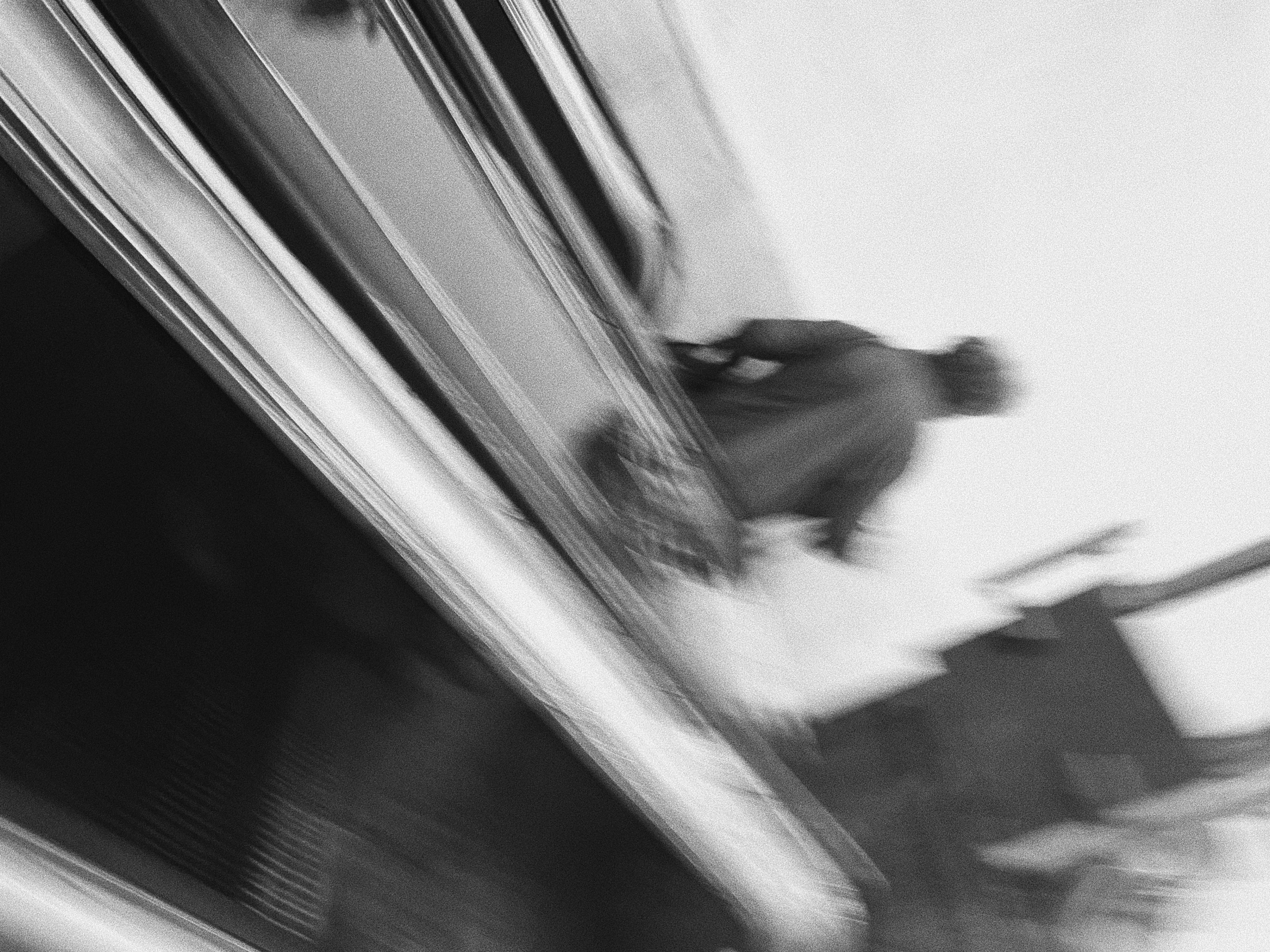 Étrangers. Carolinetru